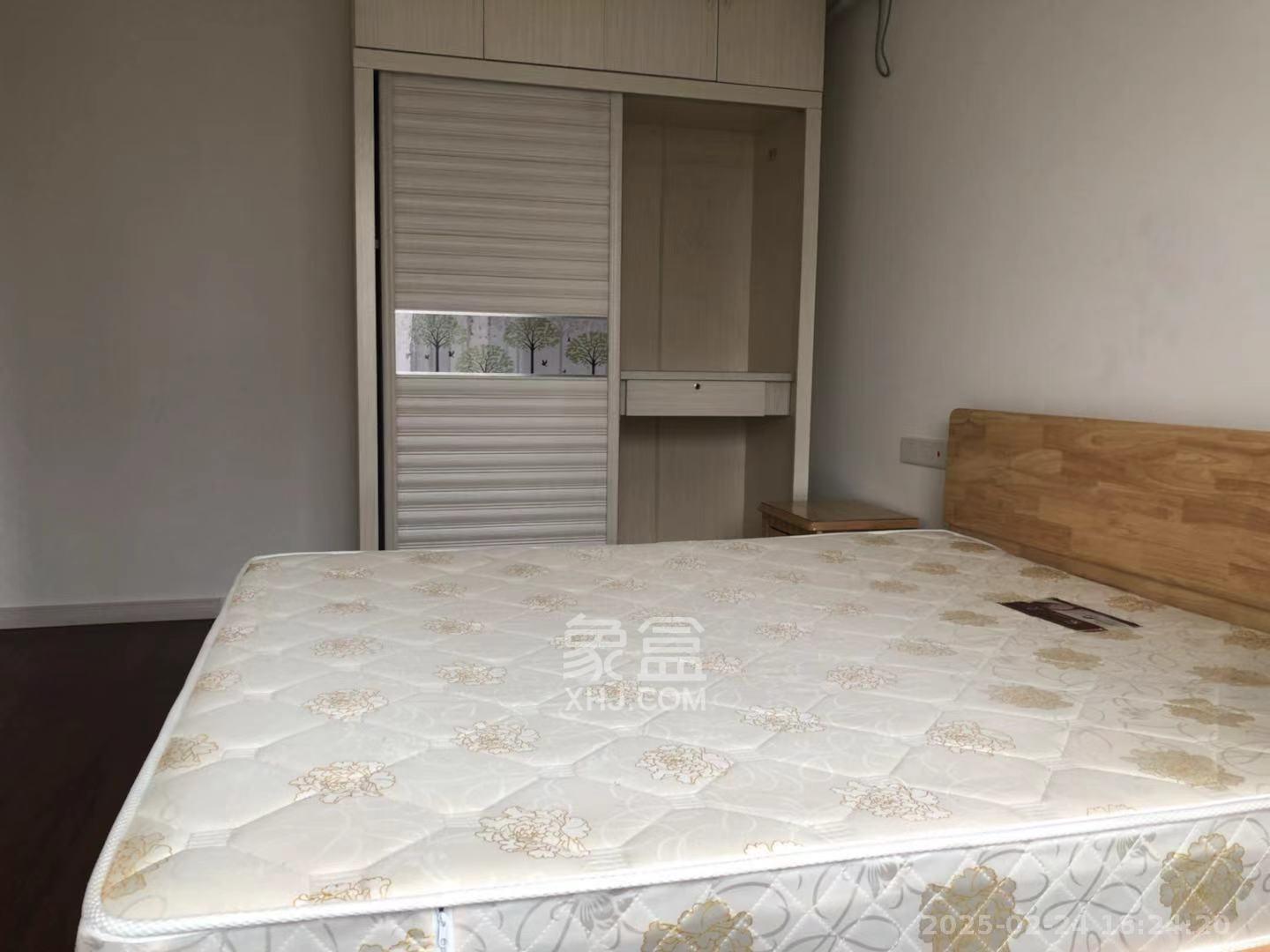 万科魅力之城锋镜里  3室2厅2卫    3000.0元/月室内图