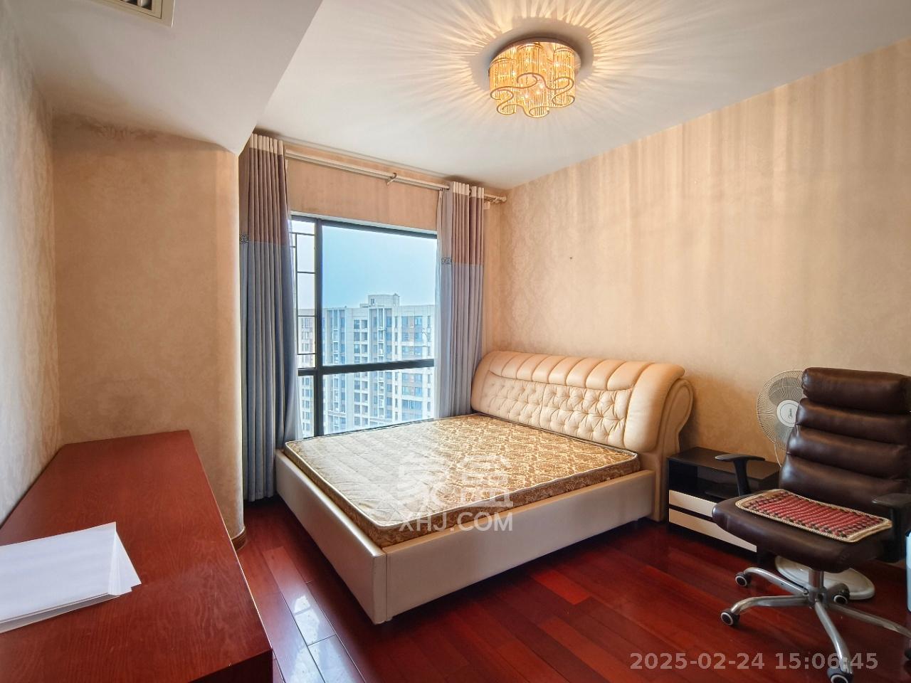 达美D6区  4室2厅2卫   3800.00元/月室内图