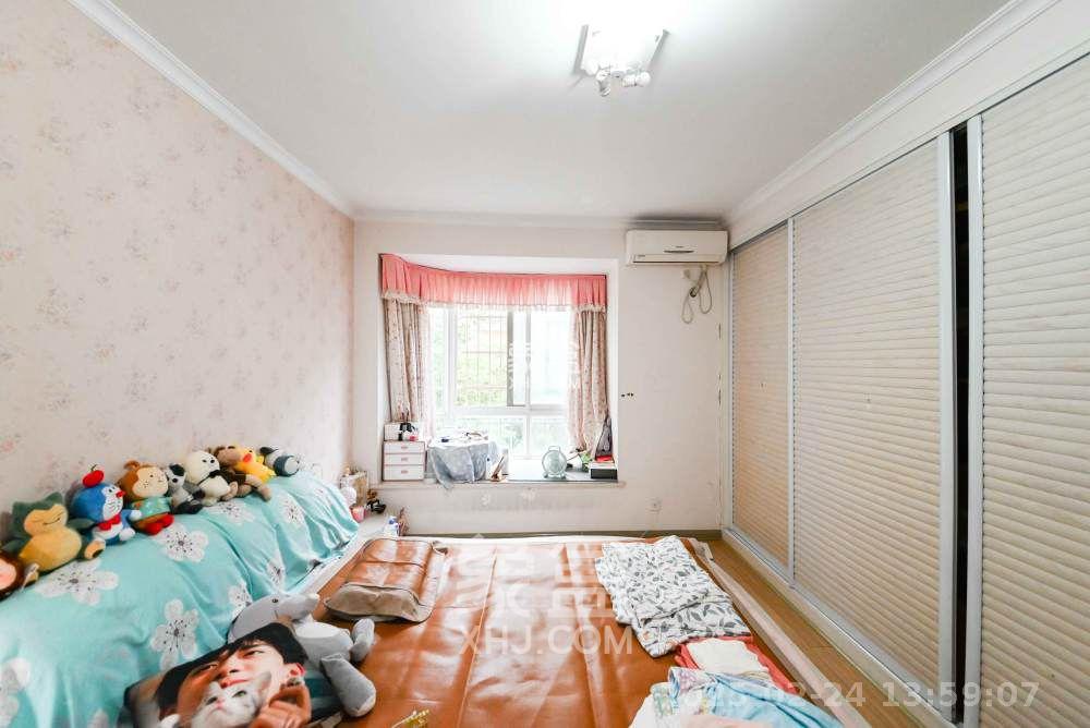 山水庭院 3室2厅2卫 2400.0元/月 山水庭院 3室2厅2卫 2400.0元/月室内图