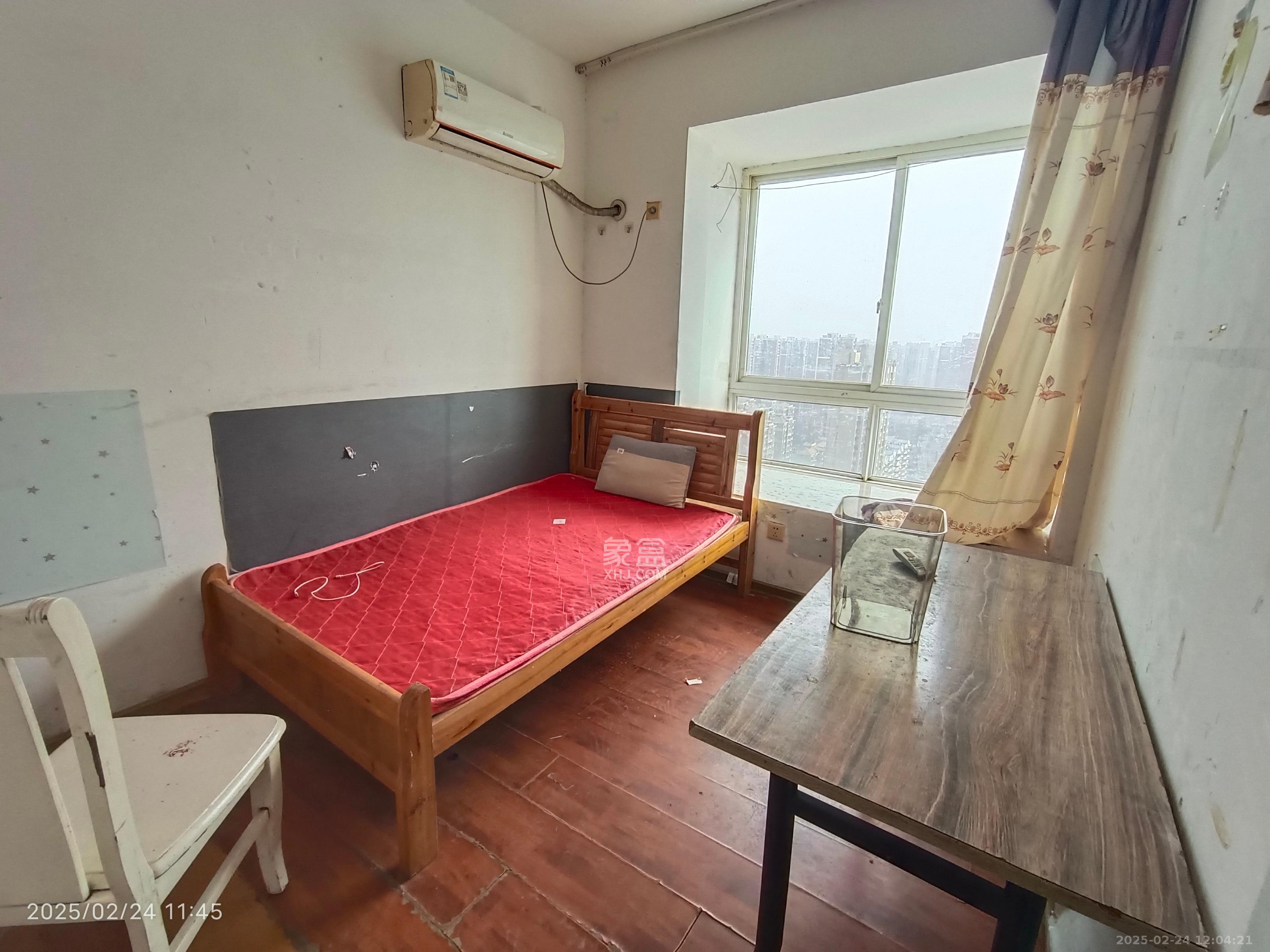 星沙教师公寓 3室2厅2卫 1600.0元/月 星沙教师公寓 3室2厅2卫 1600.0元/月室内图