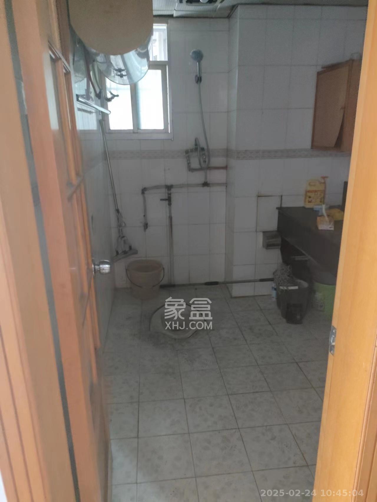 中国人民财产股份公司宿舍(人民保险公司宿舍) 3室2厅2卫 2100.0元/月 中国人民财产股份公司宿舍(人民保险公司宿舍) 3室2厅2卫 2100.0元/月室内图