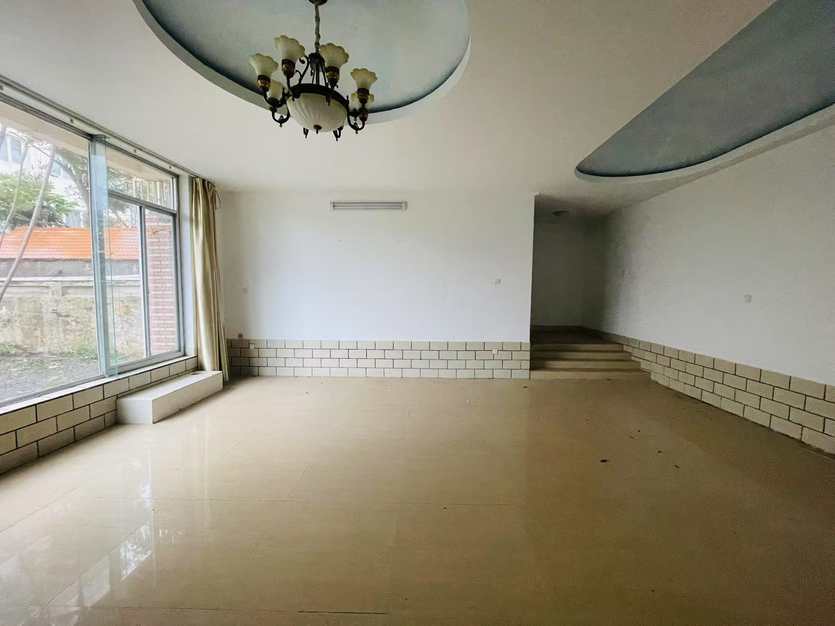 甸昆路9号 8室3厅4卫 9000.0元/月 甸昆路9号 8室3厅4卫 9000.0元/月室内图