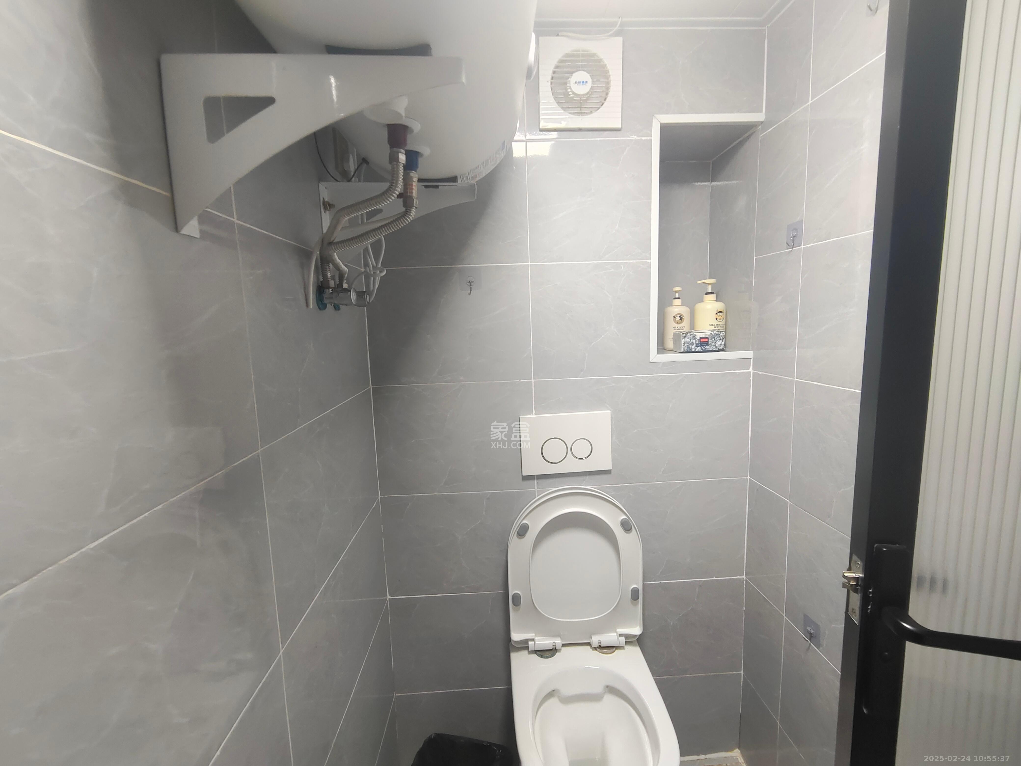 越秀悦湖台  1室1厅1卫    2600.0元/月 越秀悦湖台  1室1厅1卫    2600.0元/月室内图