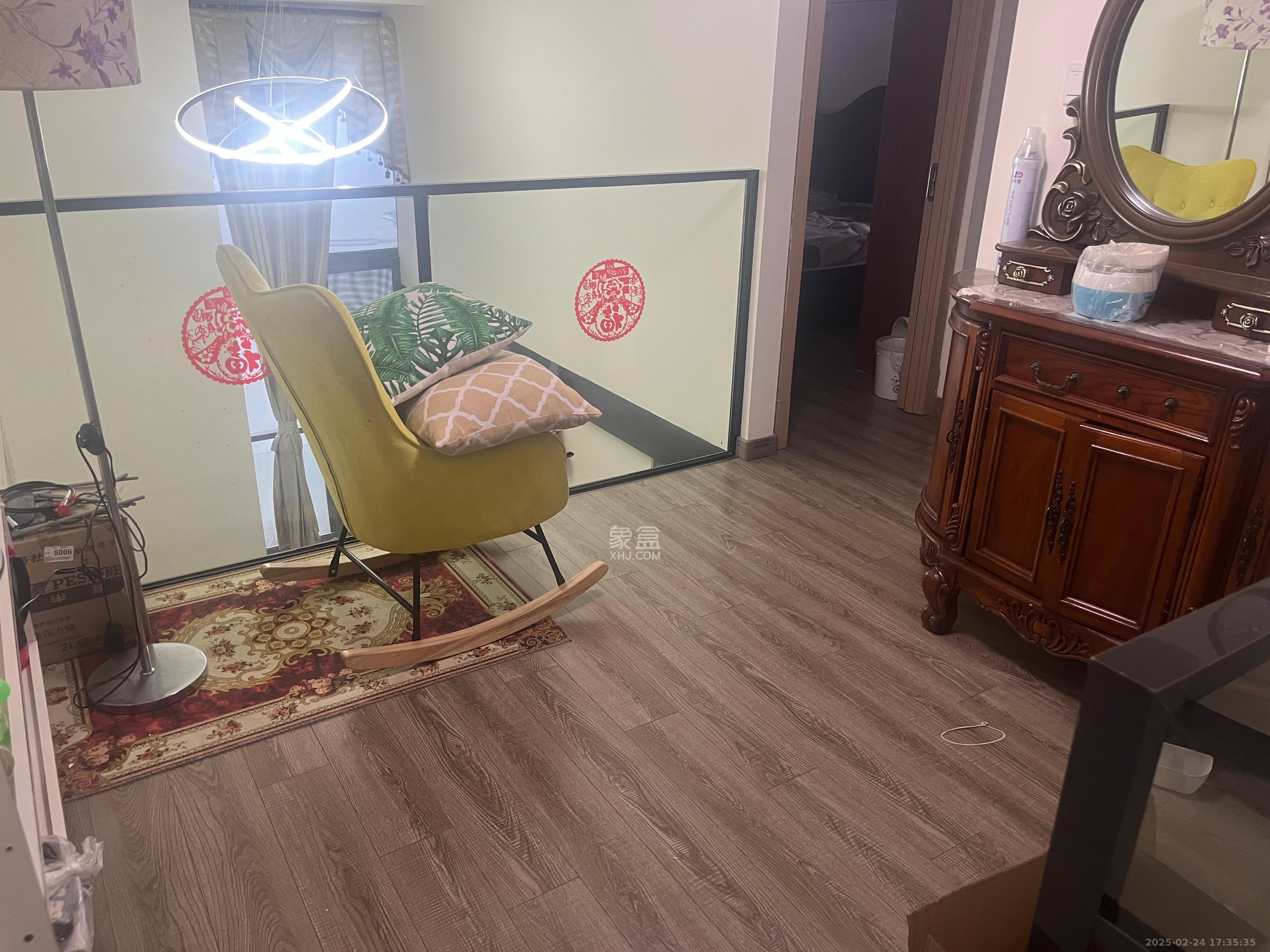 卓越浅水湾  1室1厅2卫   2300.00元/月室内图