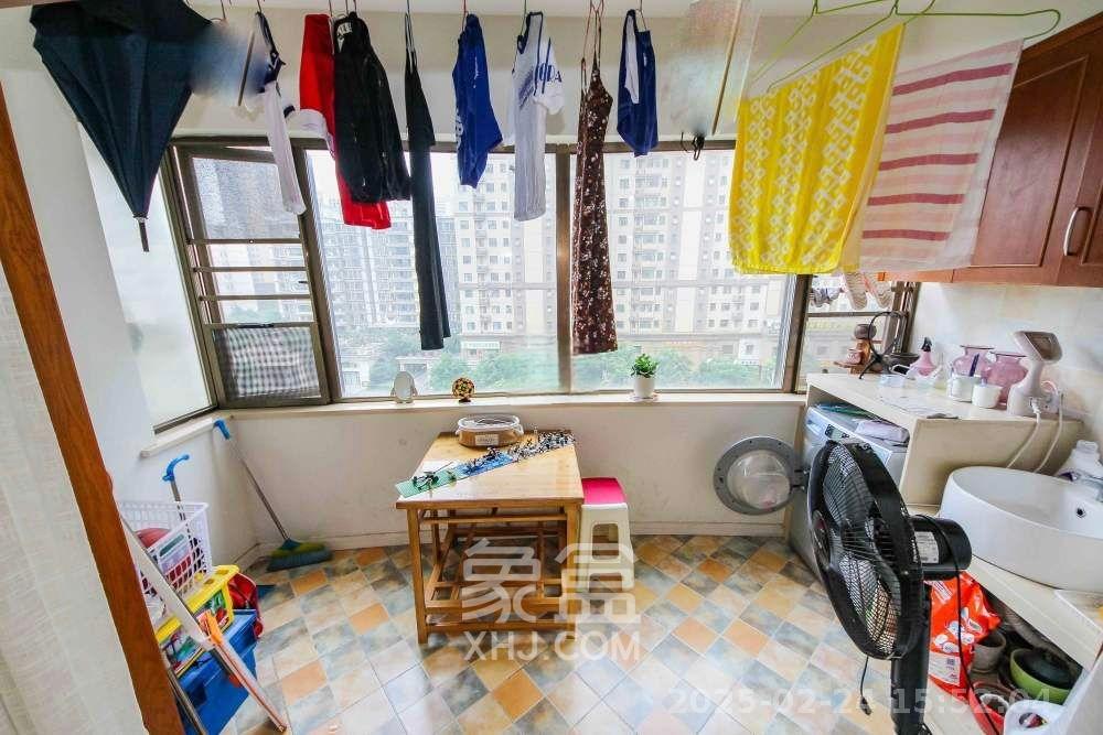 江山帝景哈佛  3室2厅1卫   2000.00元/月室内图