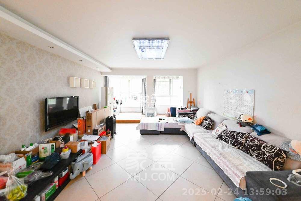 山水庭院 3室2厅2卫 2400.0元/月 山水庭院 3室2厅2卫 2400.0元/月室内图