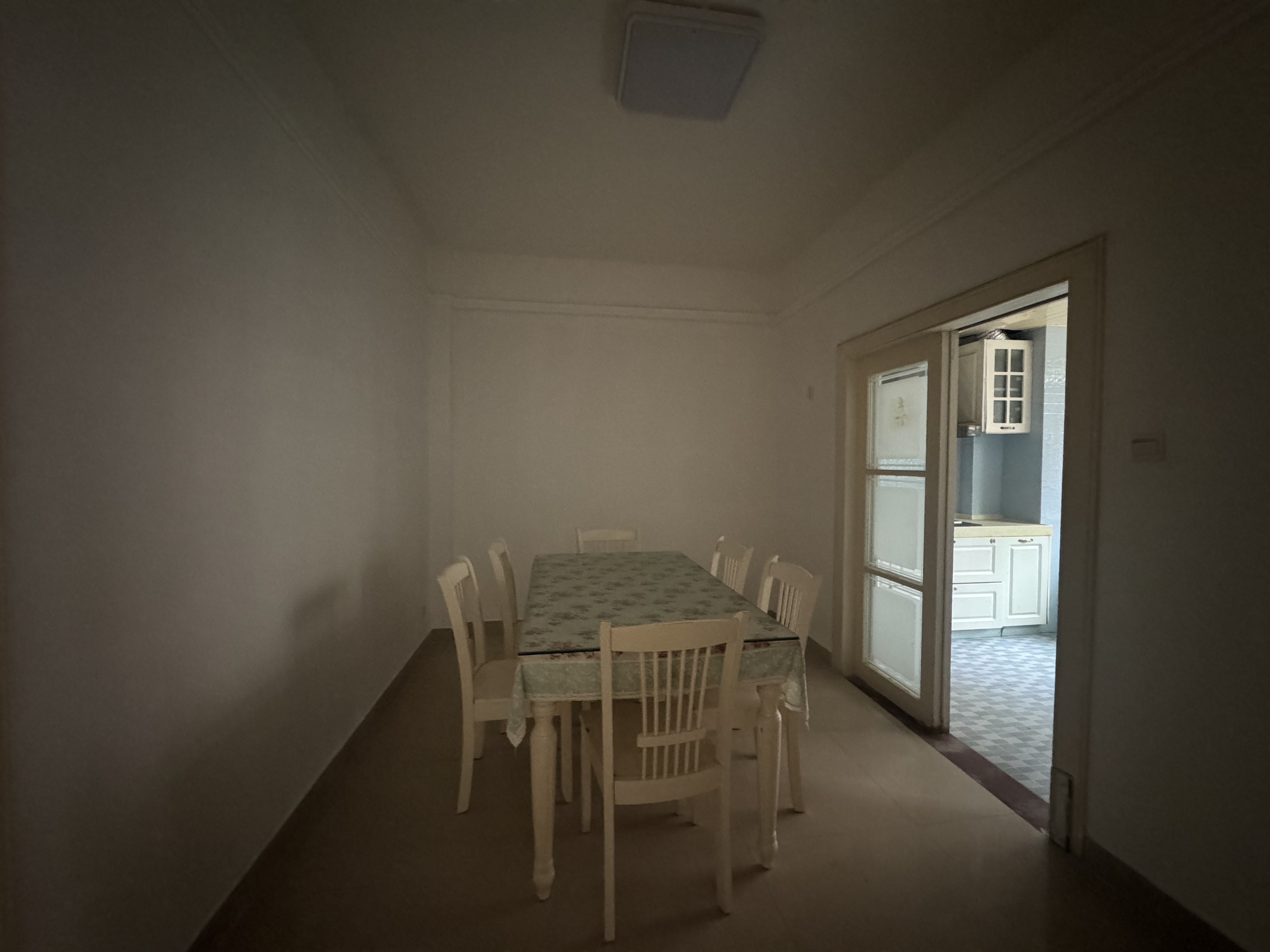 现代花园一期 3室2厅2卫 120.0万 现代花园一期 3室2厅2卫 120.0万客厅