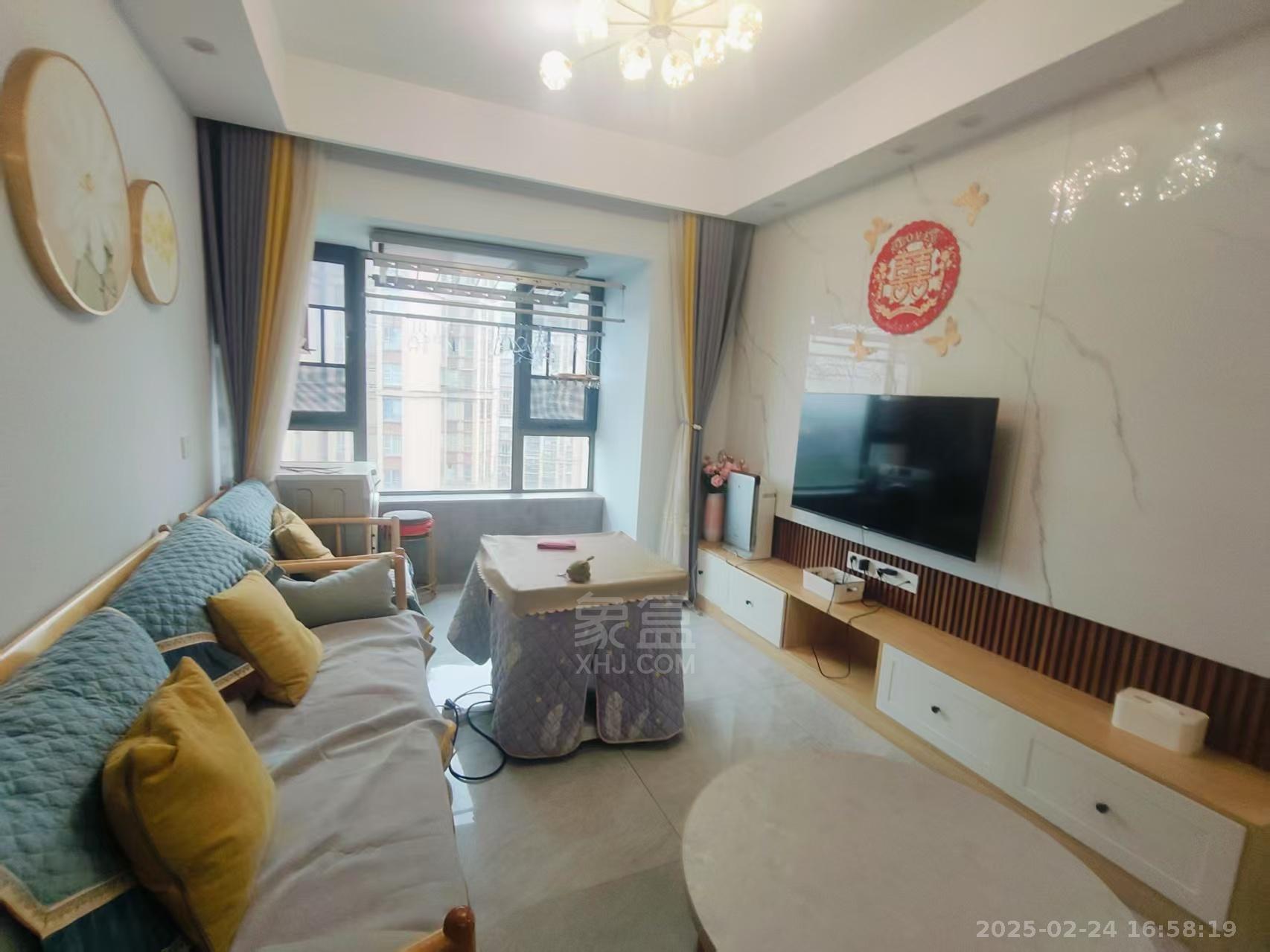 凯风珑城 2室1厅1卫 1400.0元/月 凯风珑城 2室1厅1卫 1400.0元/月室内图