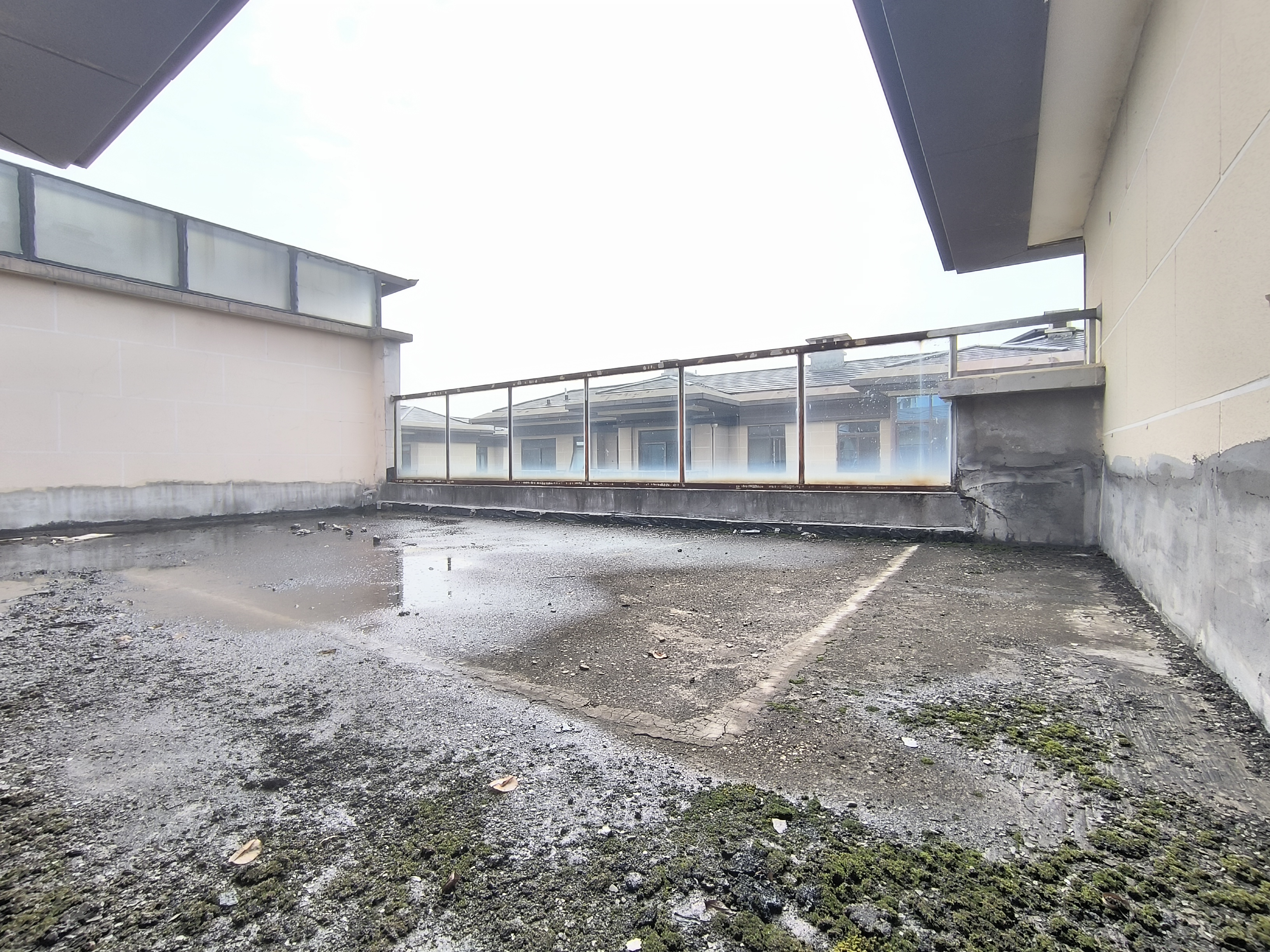 新世界梓山湖  6室3厅5卫   338.00万室内图
