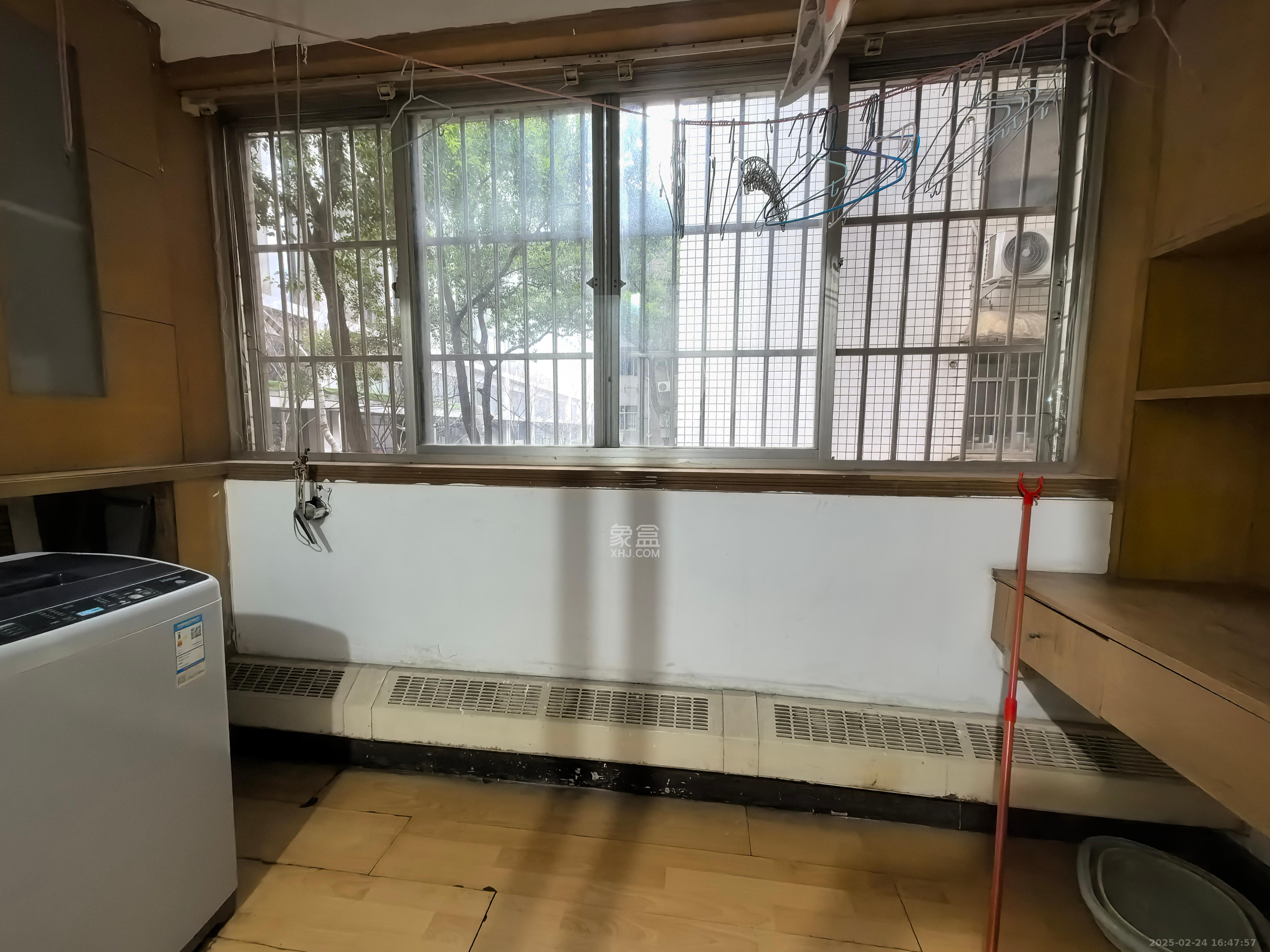 湖南日报宿舍  3室1厅1卫   2800.00元/月室内图