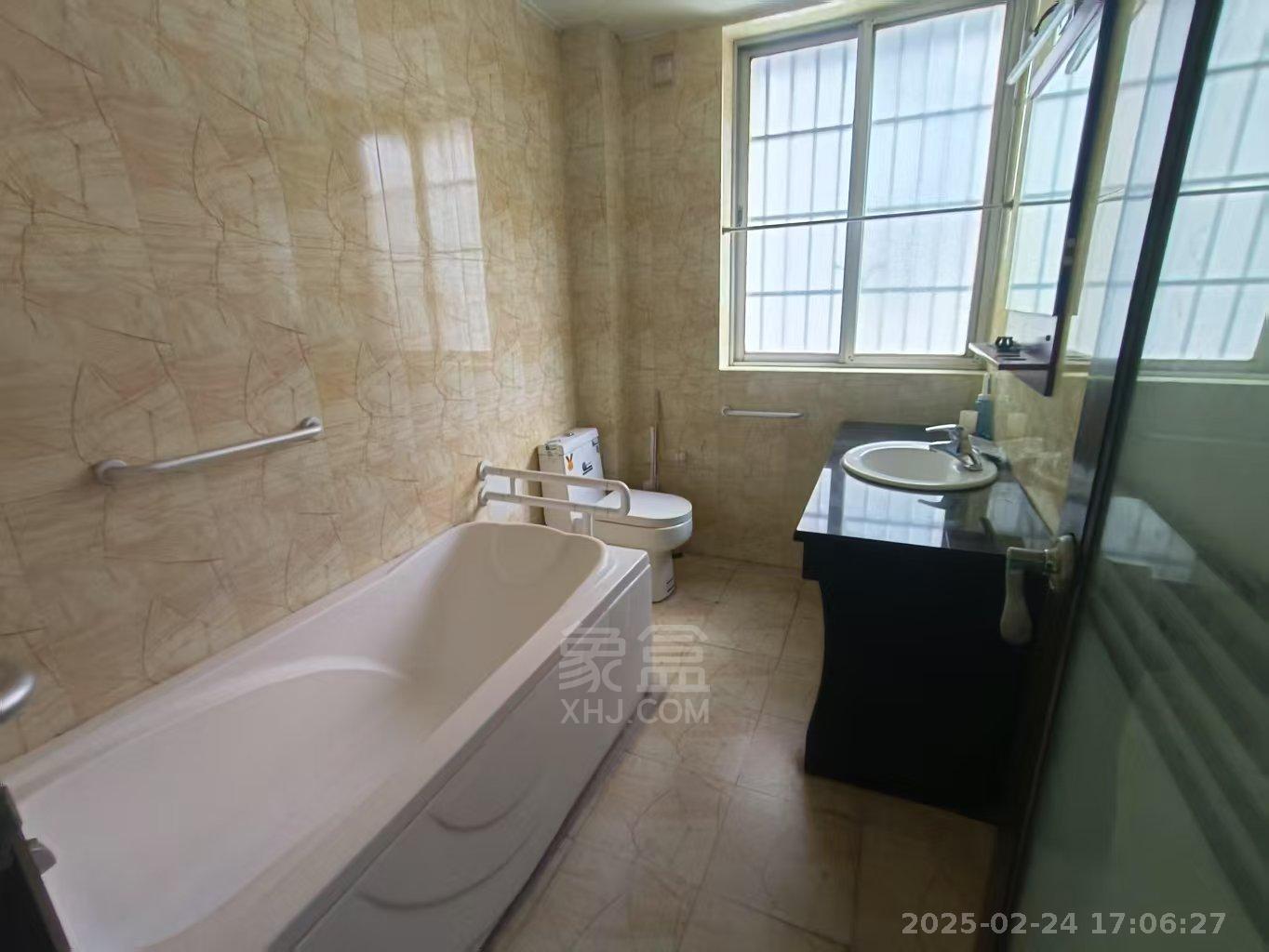 天元区蓝天花园 2室2厅1卫 2500.0元/月 天元区蓝天花园 2室2厅1卫 2500.0元/月室内图