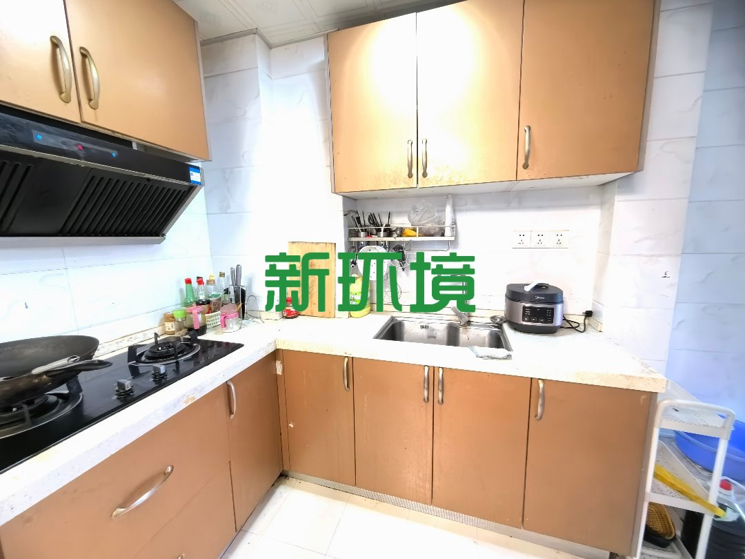 宏天绿城  3室2厅2卫   69.80万客厅