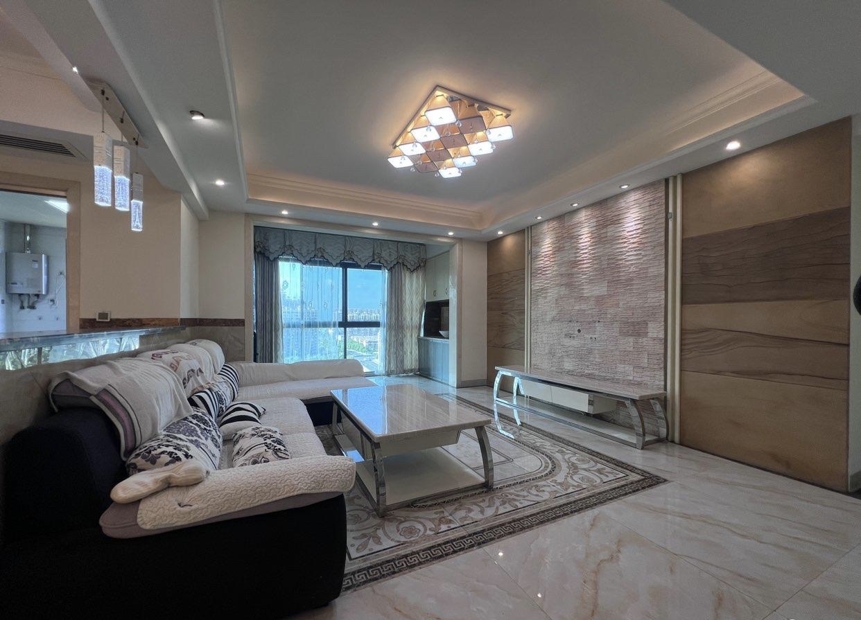 水映豪廷(一,二,三期) 3室2厅2卫 2300.0元/月 水映豪廷(一,二,三期) 3室2厅2卫 2300.0元/月室内图