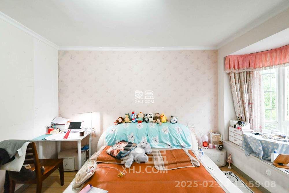 山水庭院 3室2厅2卫 2400.0元/月 山水庭院 3室2厅2卫 2400.0元/月室内图