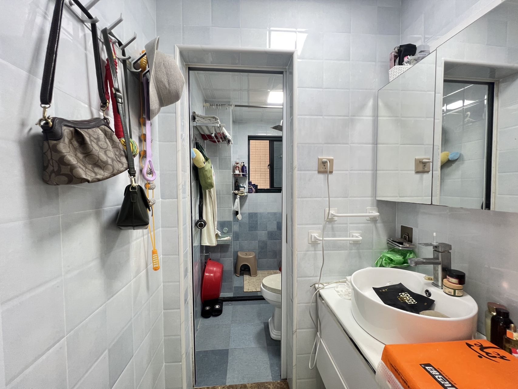 海岸银座花园 2室2厅1卫 95.0万 海岸银座花园 2室2厅1卫 95.0万客厅