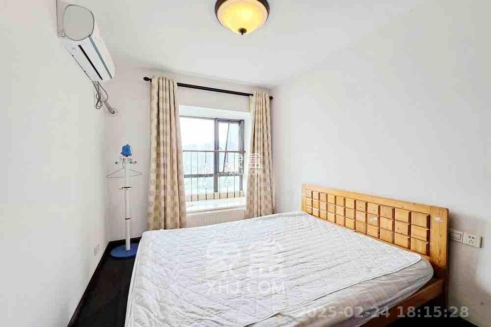 西街花园  4室2厅2卫   5000.00元/月室内图