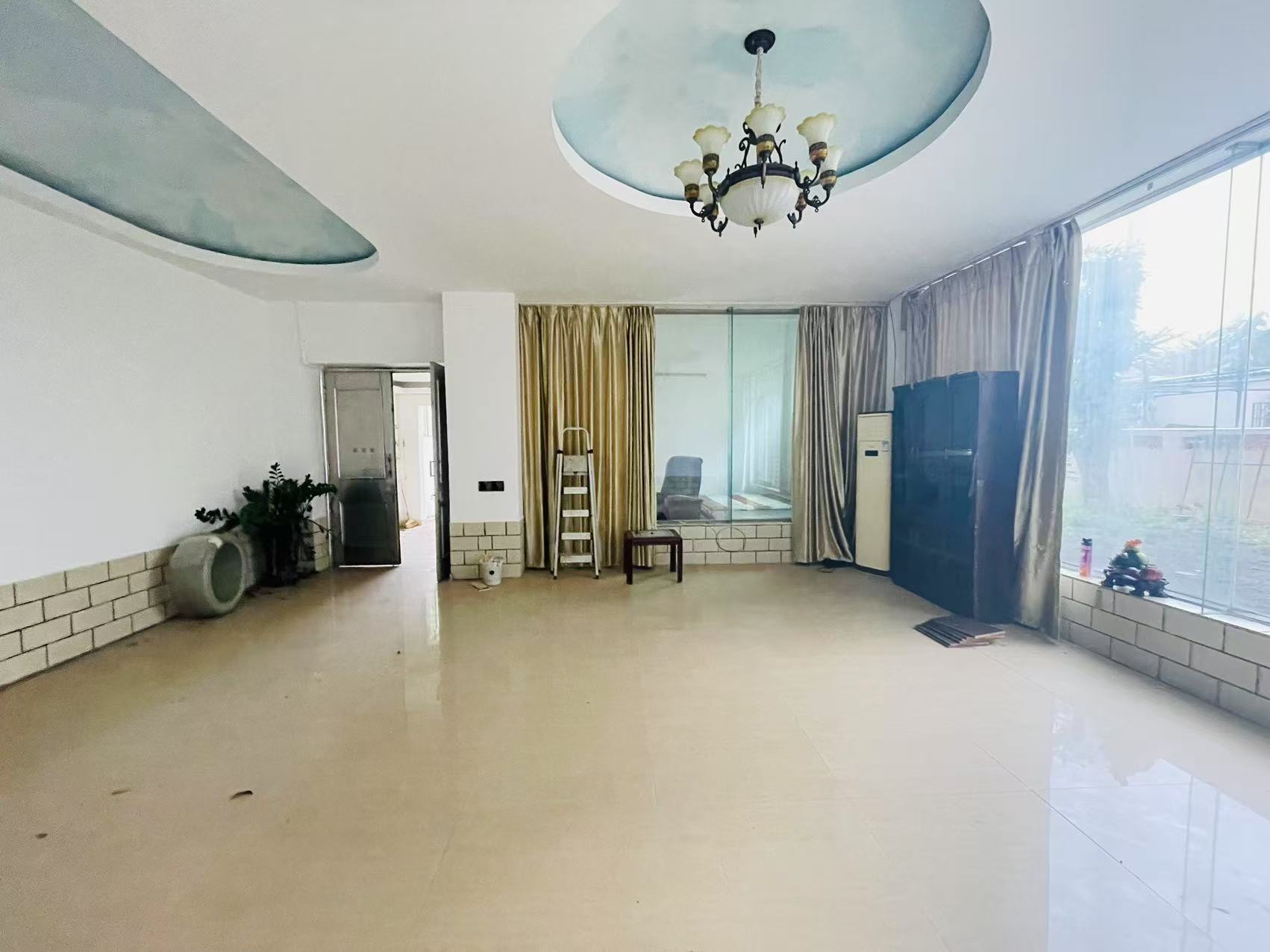 甸昆路9号 8室3厅4卫 9000.0元/月 甸昆路9号 8室3厅4卫 9000.0元/月室内图