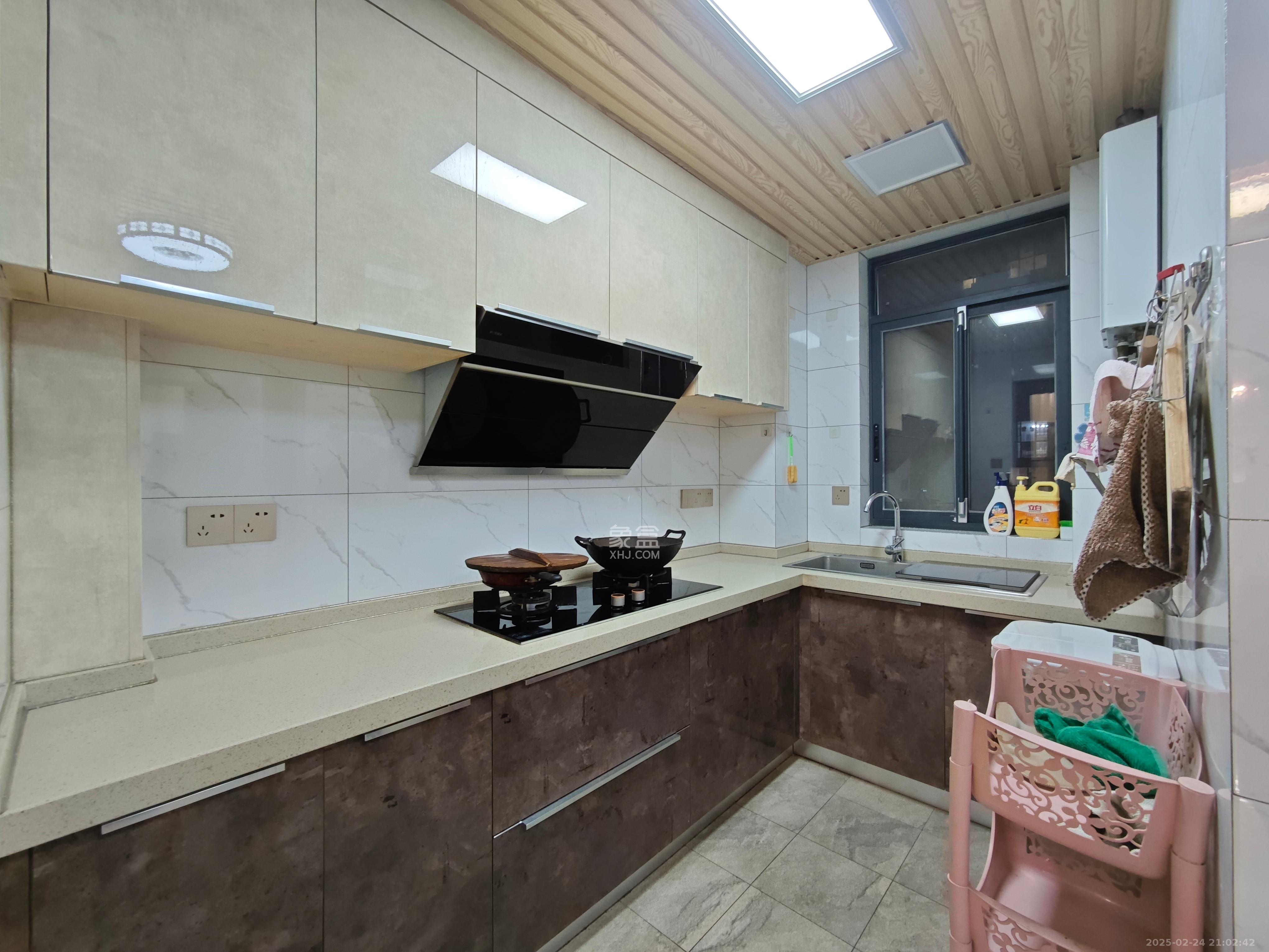 蓝光幸福满庭 4室2厅2卫 3200.0元/月 蓝光幸福满庭 4室2厅2卫 3200.0元/月室内图