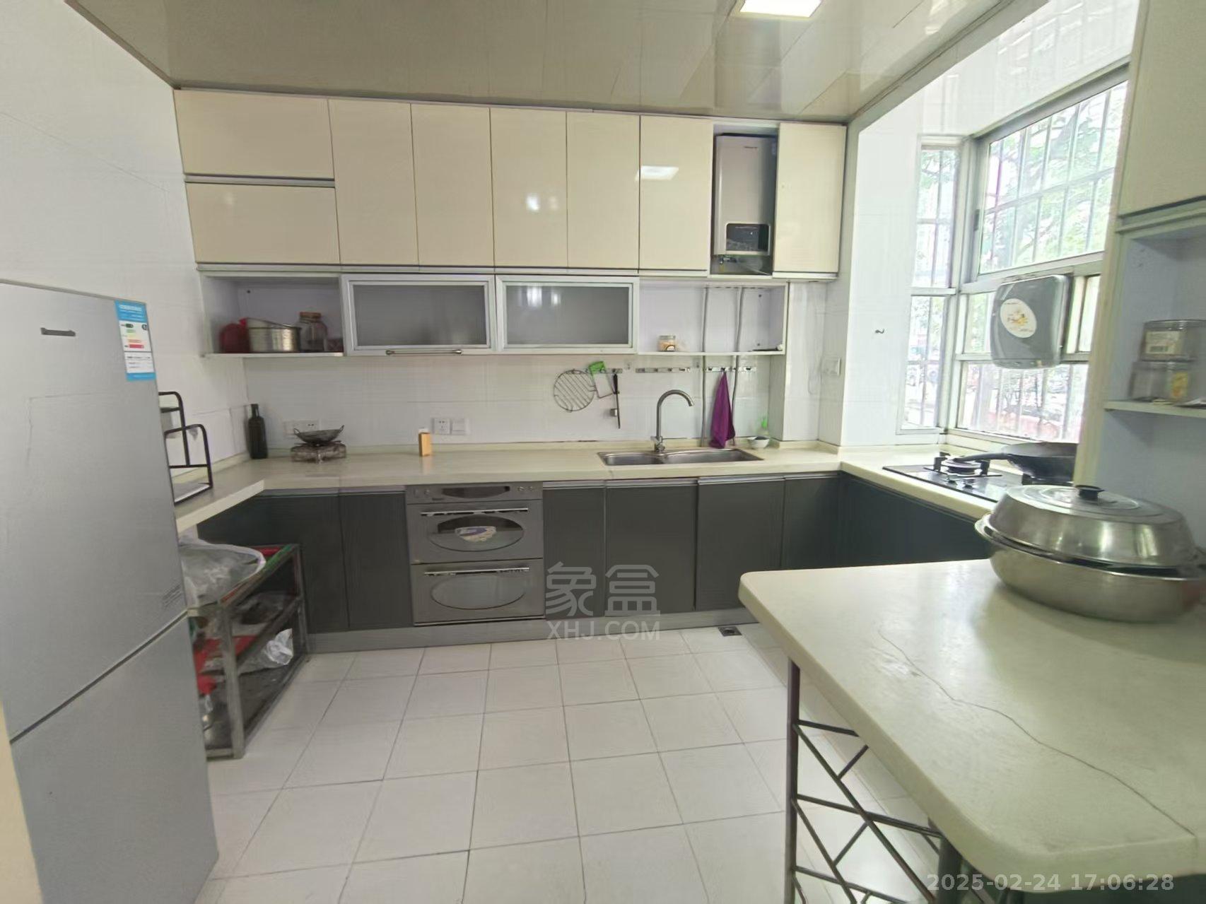 天元区蓝天花园 2室2厅1卫 2500.0元/月 天元区蓝天花园 2室2厅1卫 2500.0元/月室内图