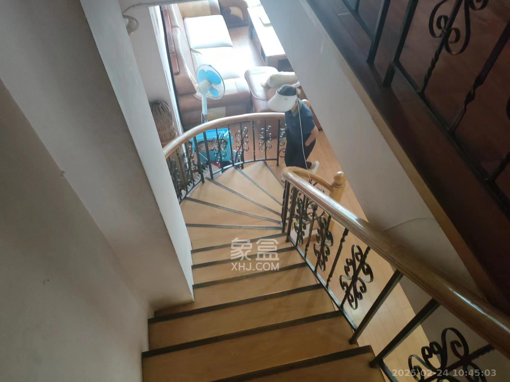 中国人民财产股份公司宿舍(人民保险公司宿舍) 3室2厅2卫 2100.0元/月 中国人民财产股份公司宿舍(人民保险公司宿舍) 3室2厅2卫 2100.0元/月室内图