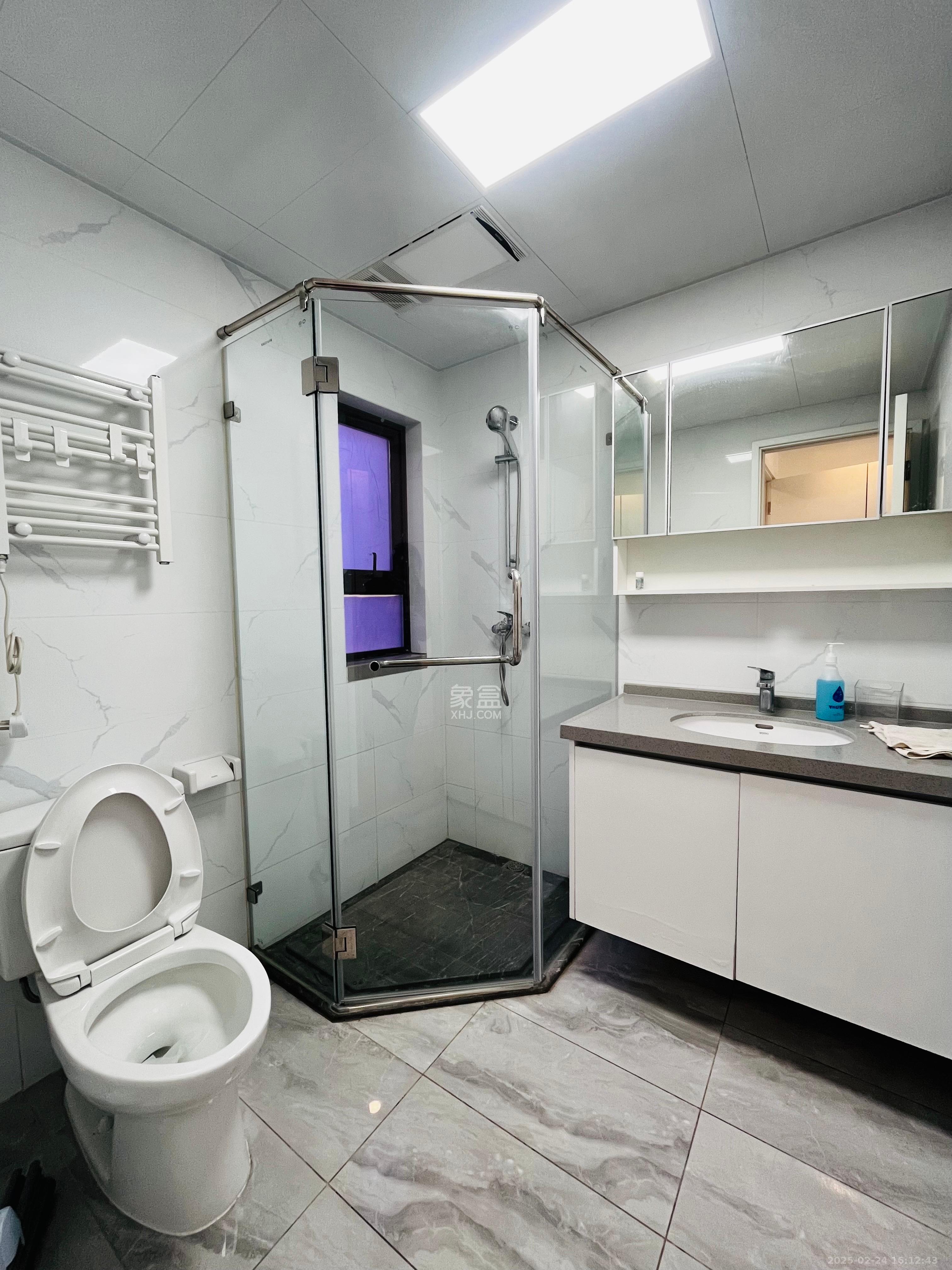 金基芳华 3室2厅1卫 2800.0元/月 金基芳华 3室2厅1卫 2800.0元/月室内图