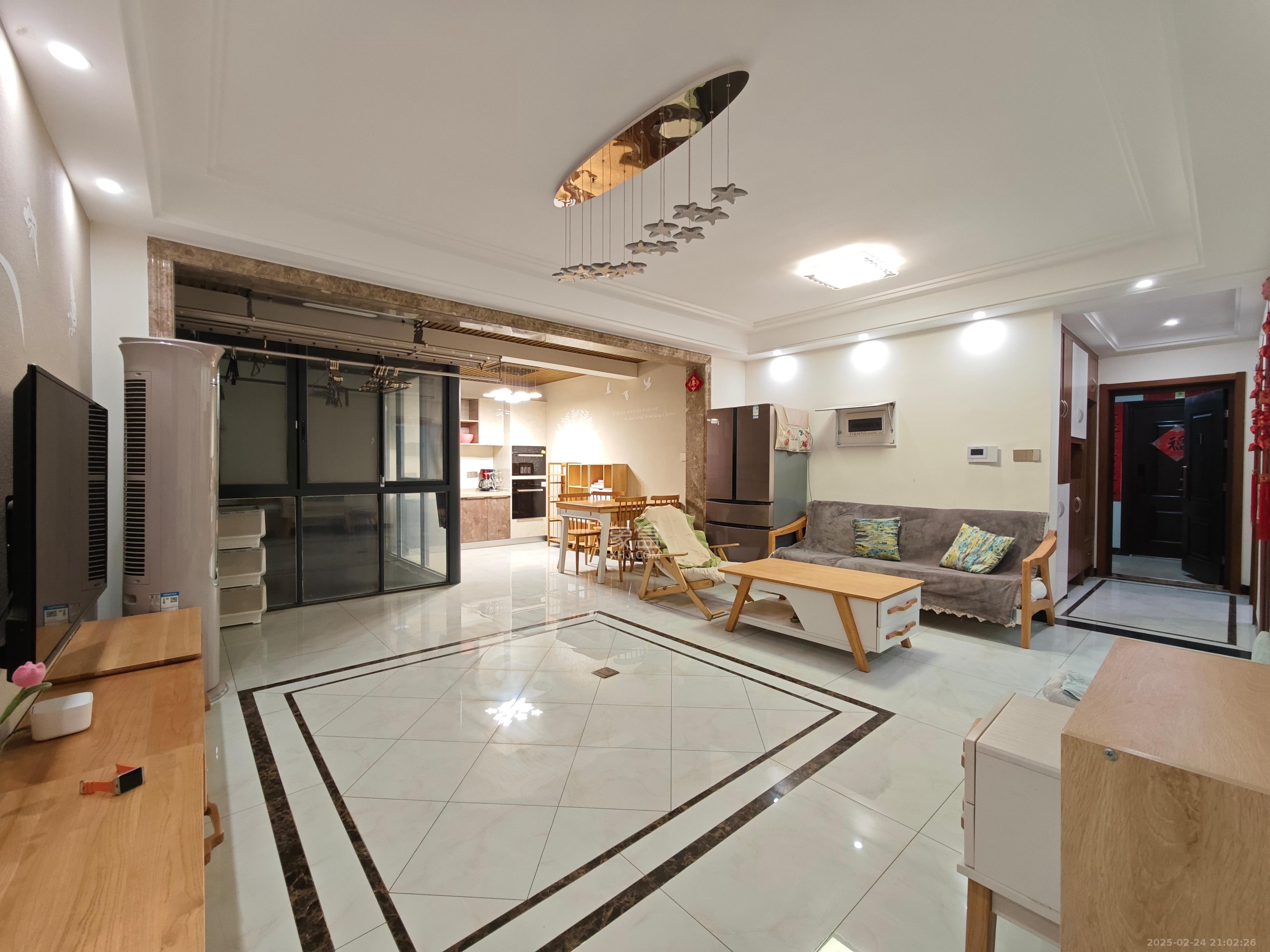 蓝光幸福满庭 4室2厅2卫 3200.0元/月 蓝光幸福满庭 4室2厅2卫 3200.0元/月室内图