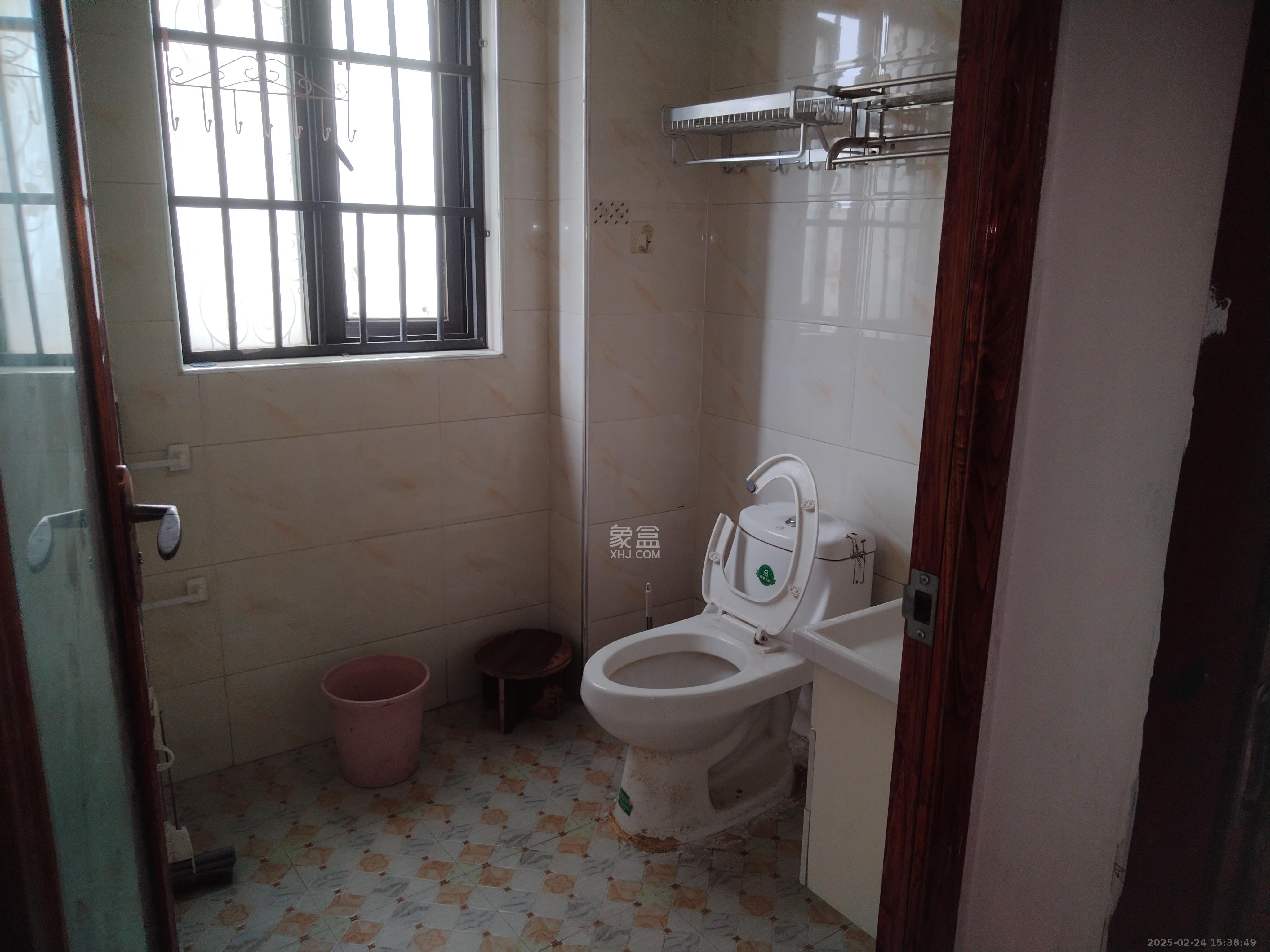 澳海澜庭 3室2厅2卫 2000.0元/月 澳海澜庭 3室2厅2卫 2000.0元/月室内图