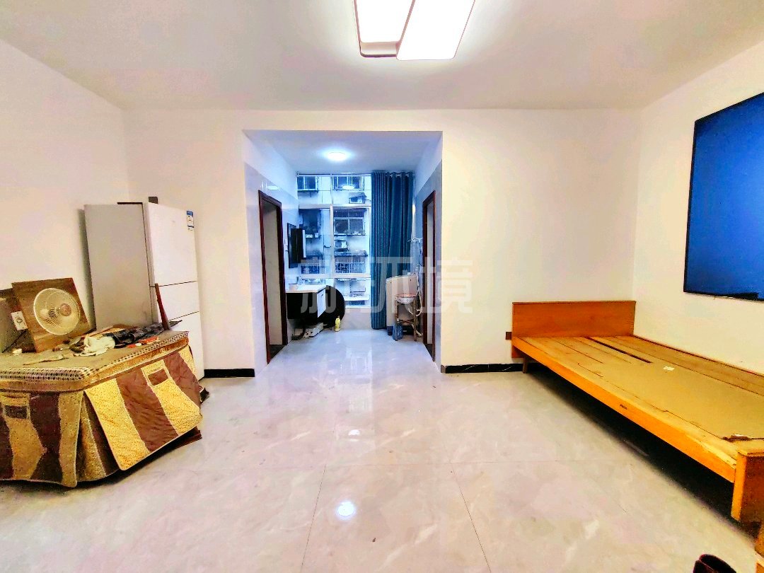 航院宿舍  3室1厅1卫    1500.0元/月 航院宿舍  3室1厅1卫    1500.0元/月室内图1