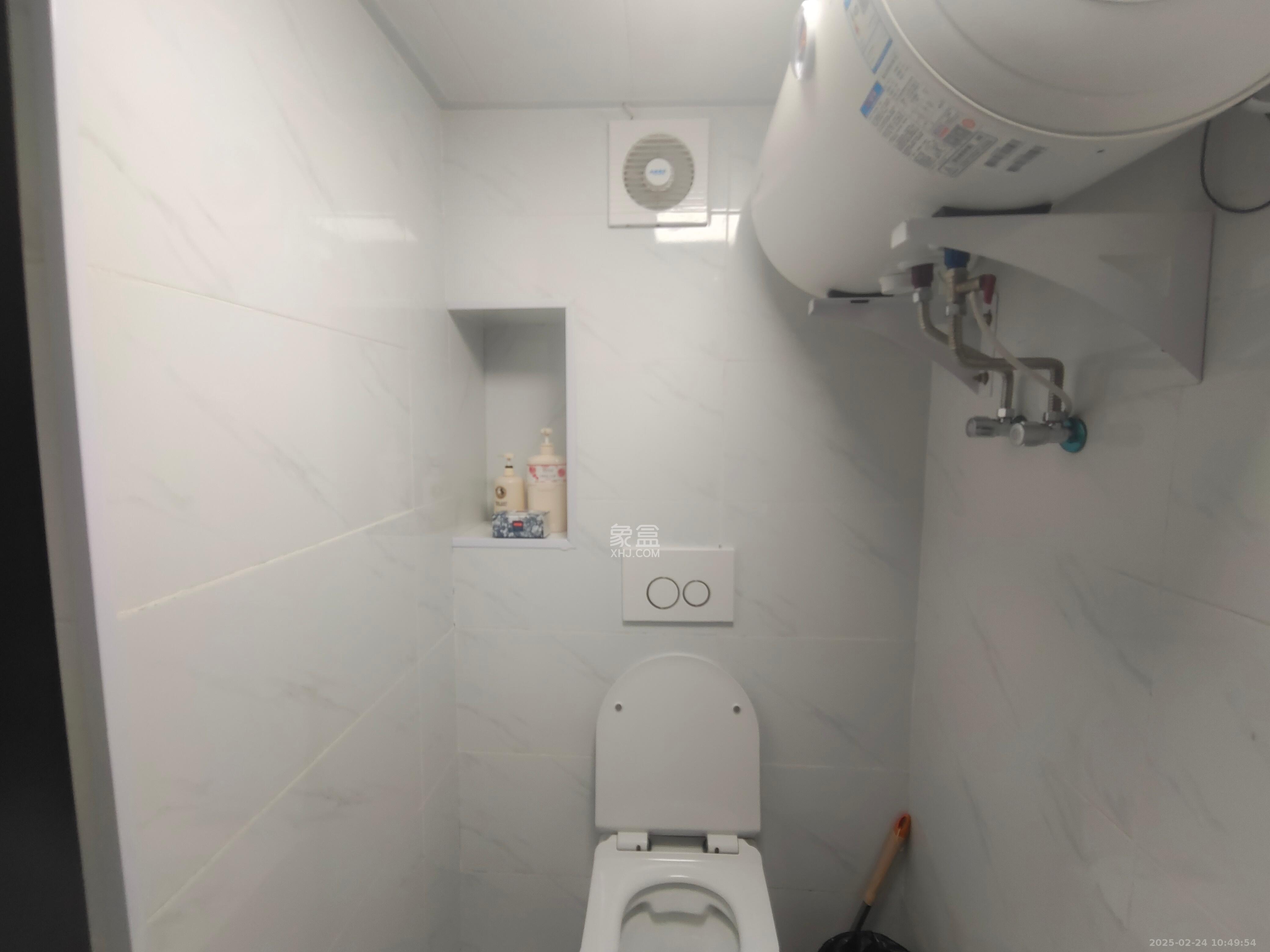 越秀悦湖台  1室1厅1卫    2600.0元/月室内图