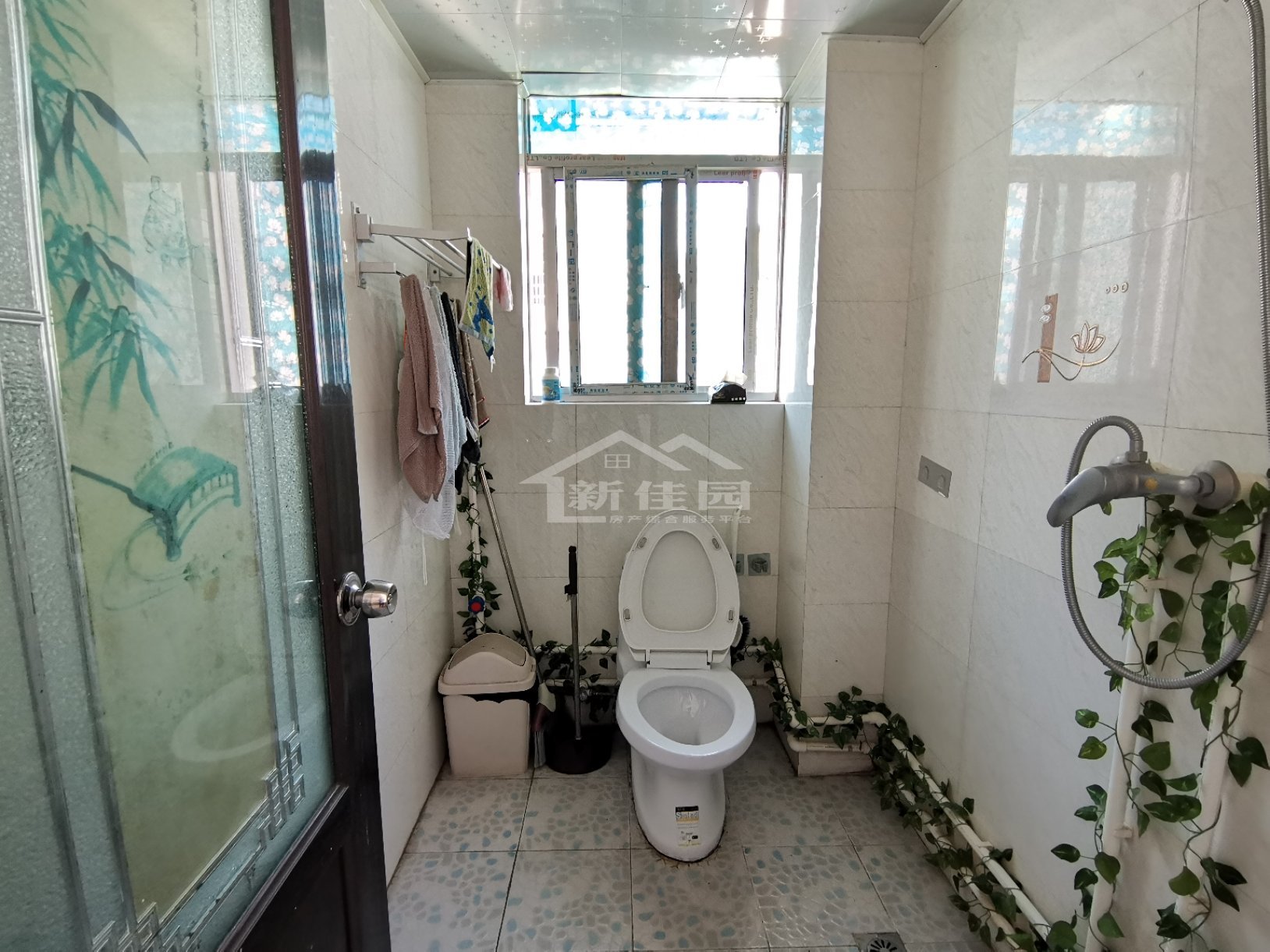 汇景名都 3室2厅2卫 70.00万 汇景名都 3室2厅2卫 70.00万客厅