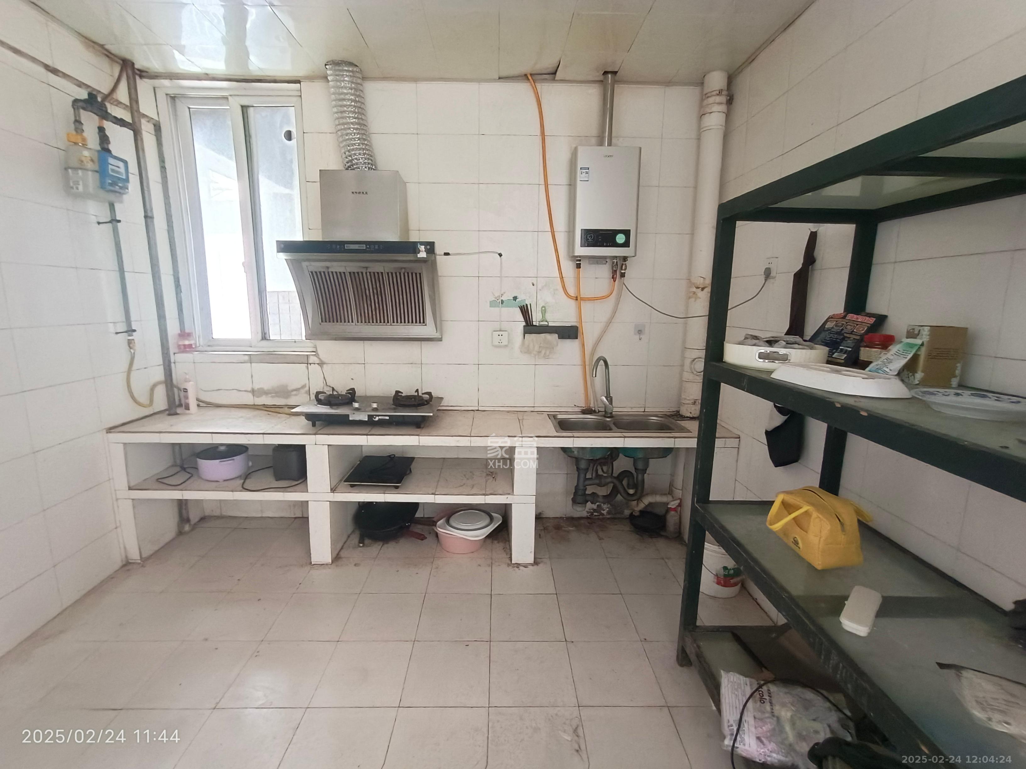 星沙教师公寓 3室2厅2卫 1600.0元/月 星沙教师公寓 3室2厅2卫 1600.0元/月室内图