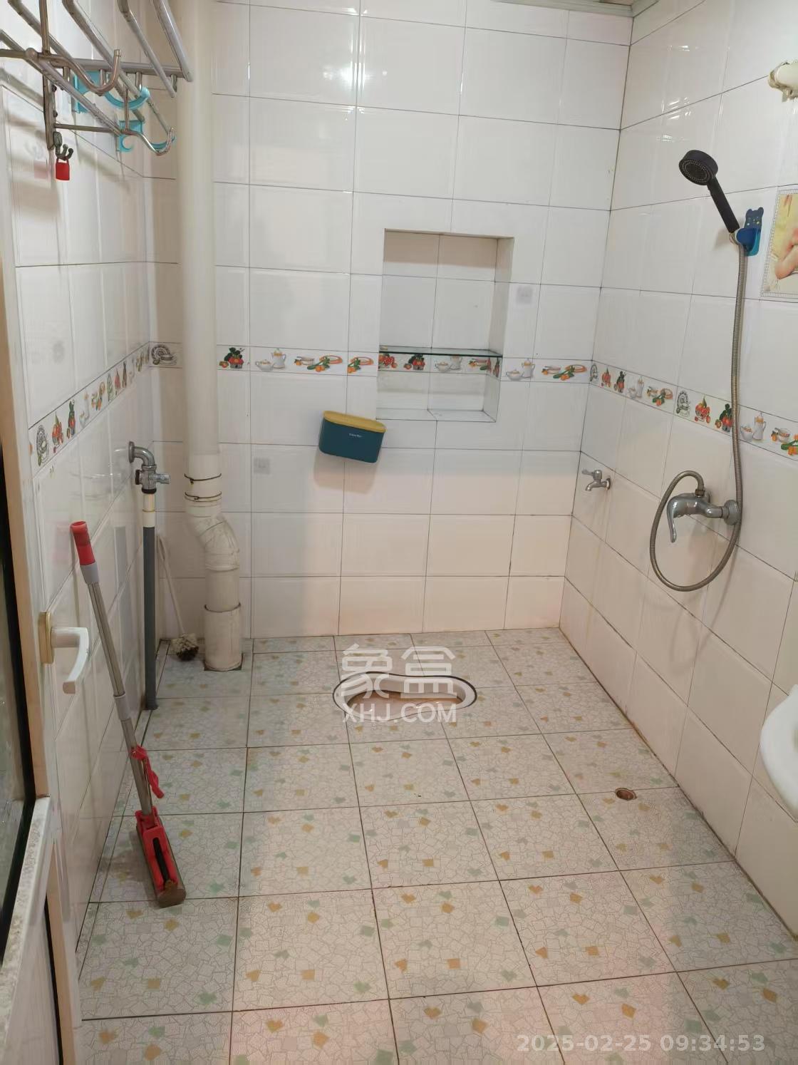 城西安置小区 1室0厅0卫 1100.0元/月 城西安置小区 1室0厅0卫 1100.0元/月室内图