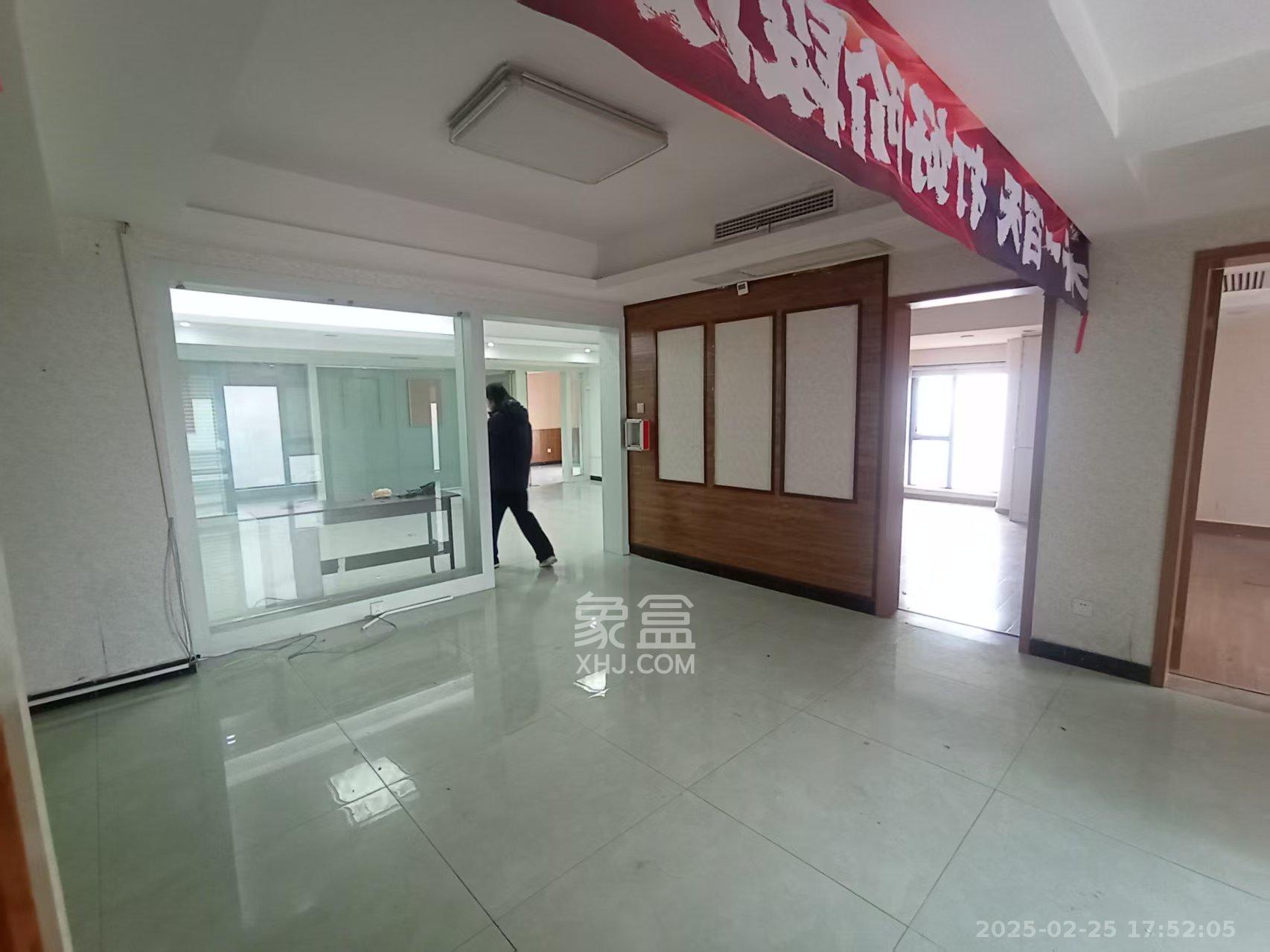 星大峰汇商务楼 3室2厅1卫 7300.0元/月 星大峰汇商务楼 3室2厅1卫 7300.0元/月室内图