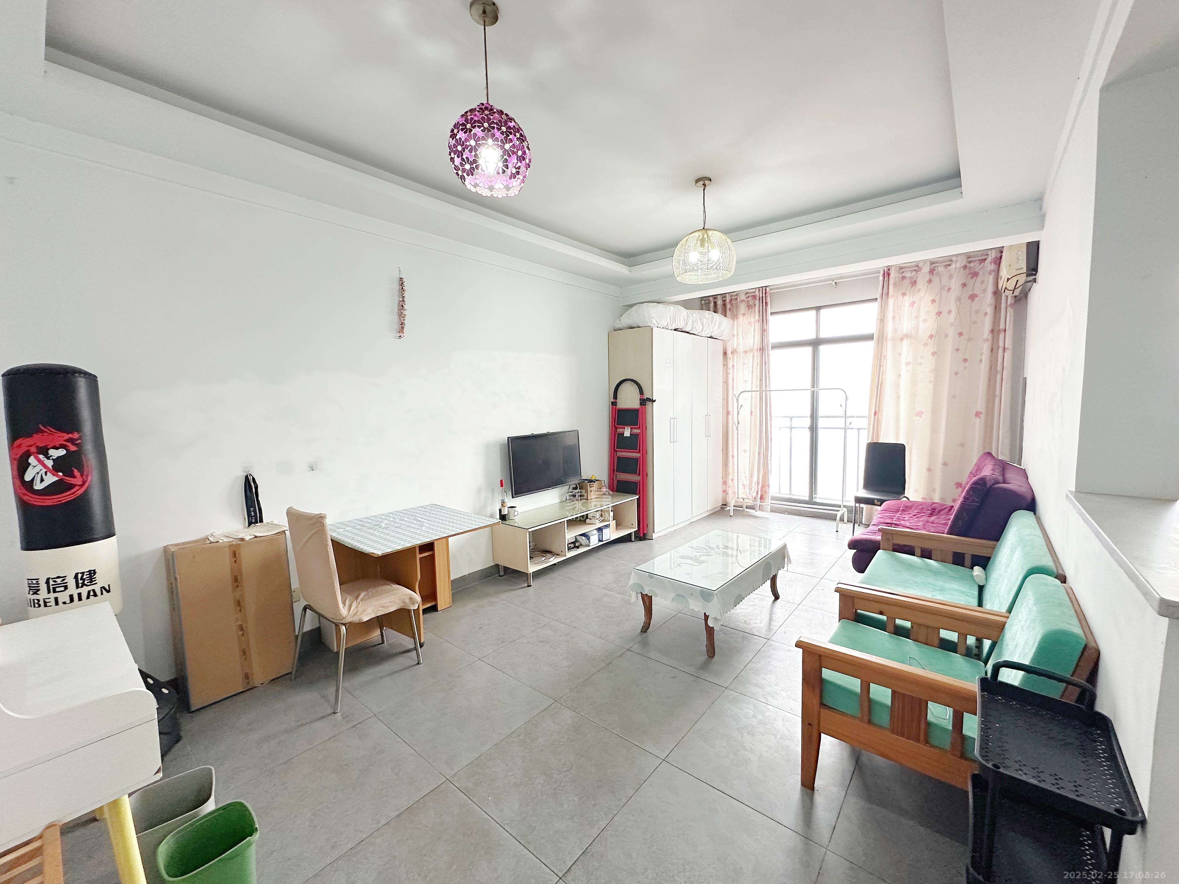 中地凯旋城 1室1厅1卫 1300.0元/月 中地凯旋城 1室1厅1卫 1300.0元/月室内图