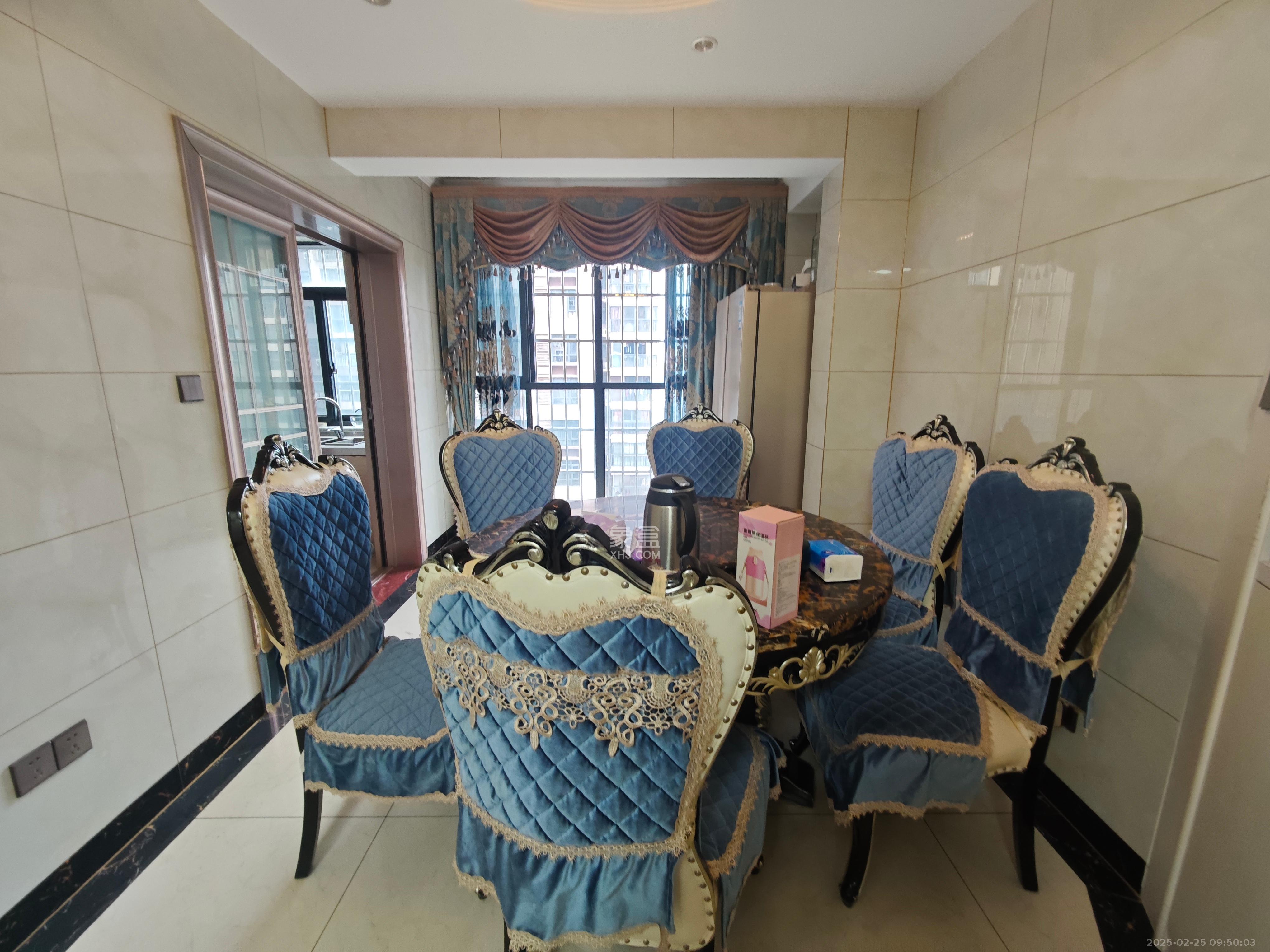 美利新世界  4室2厅2卫    3200.0元/月 美利新世界  4室2厅2卫    3200.0元/月室内图