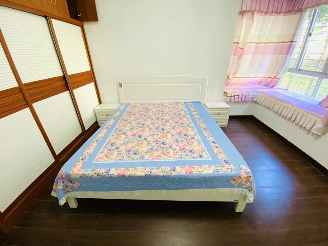 三叶铭豪  3室2厅2卫   176.00万卧室