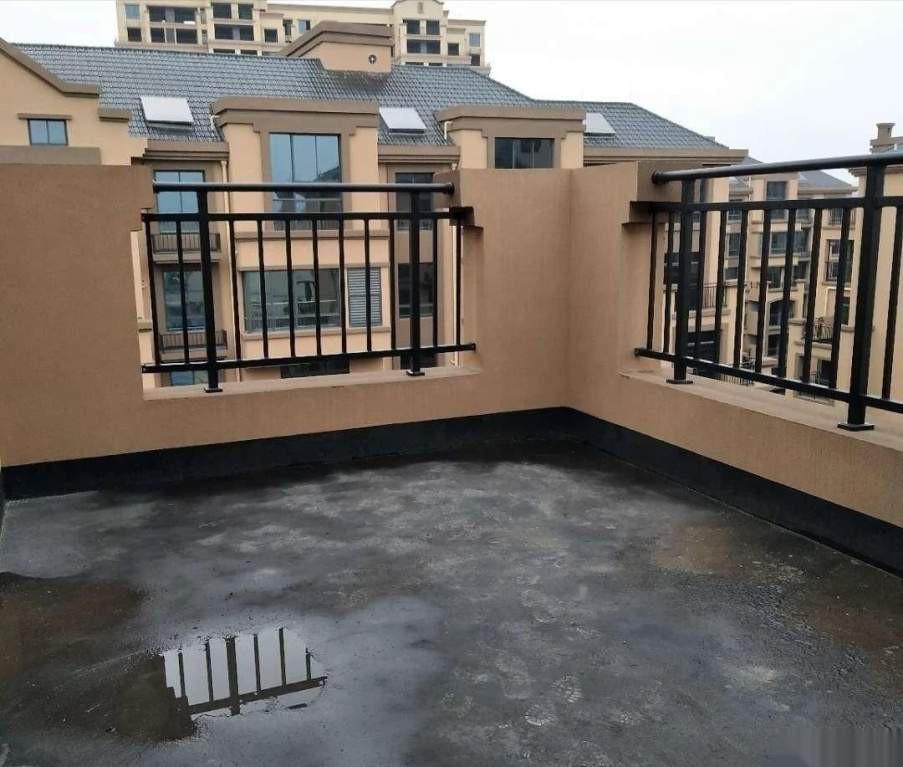 天门壹号 4室2厅2卫 98.0万 天门壹号 4室2厅2卫 98.0万客厅