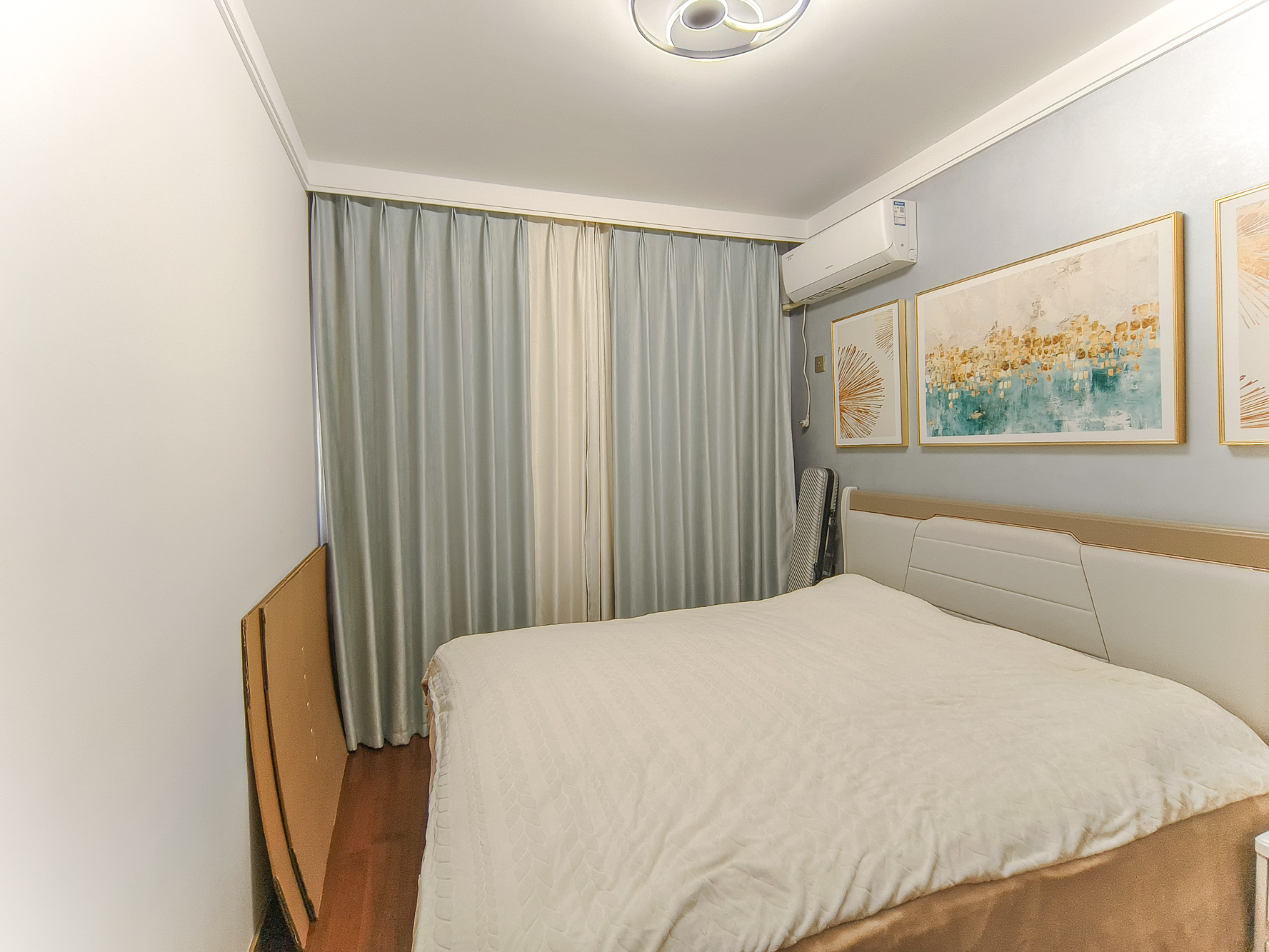 星城春晓  3室2厅2卫   78.80万卧室
