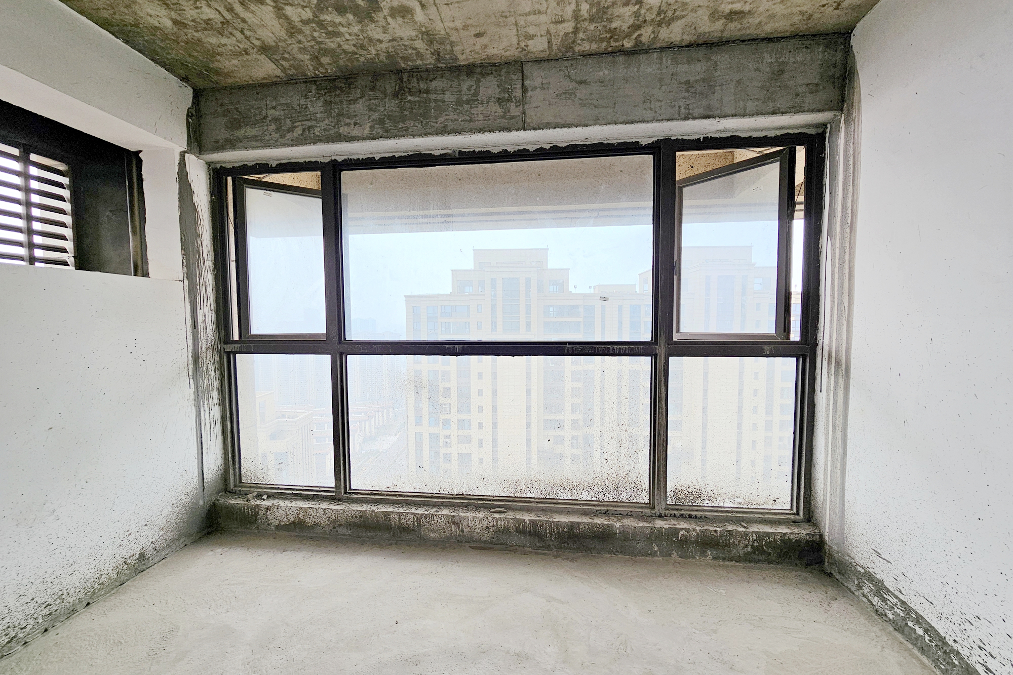 明昇壹城(明昇时代广场)二期 3室1厅1卫 125.0万 明昇壹城(明昇时代广场)二期 3室1厅1卫 125.0万阳台