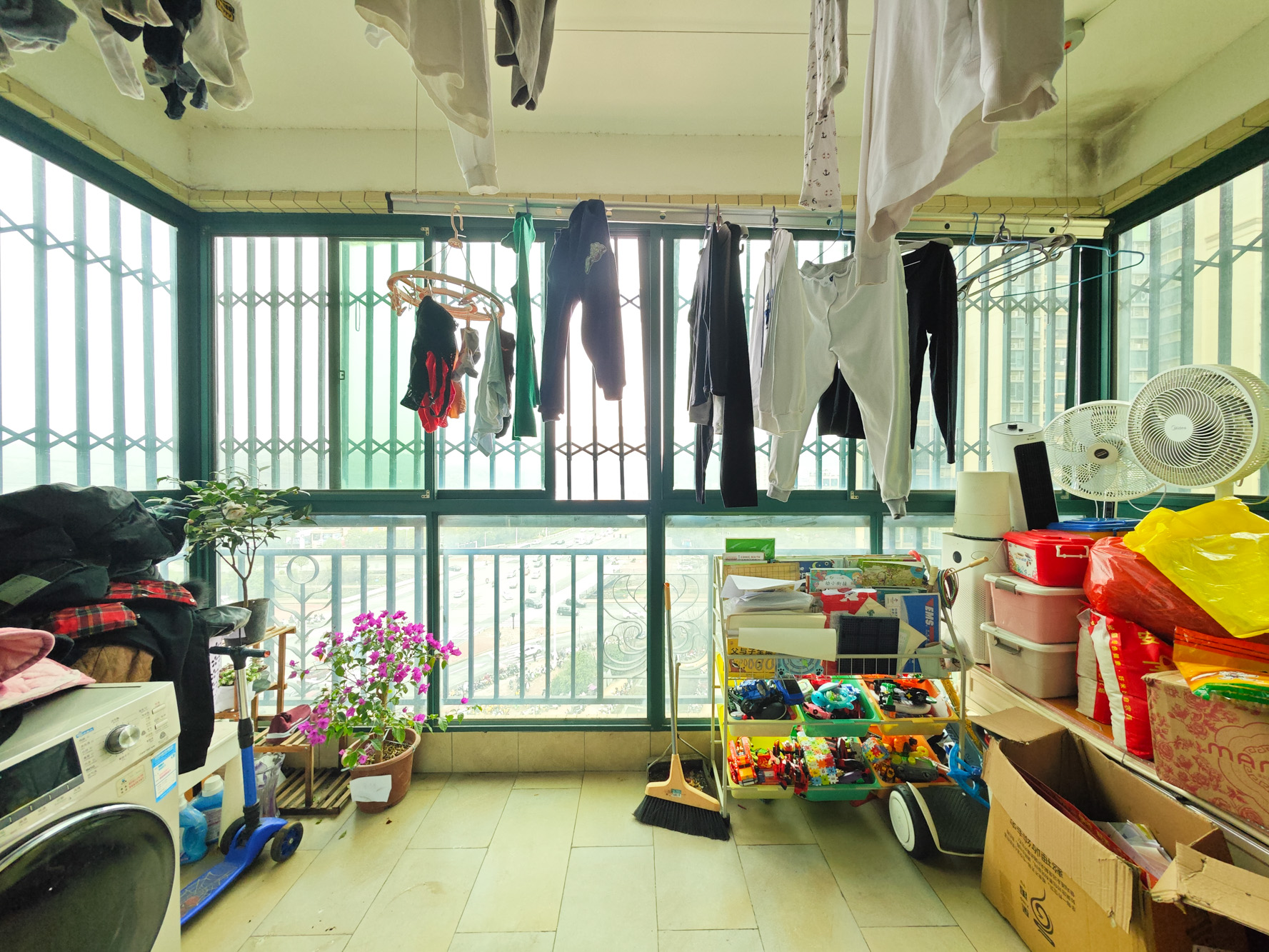 恒大城  3室2厅1卫   95.00万阳台