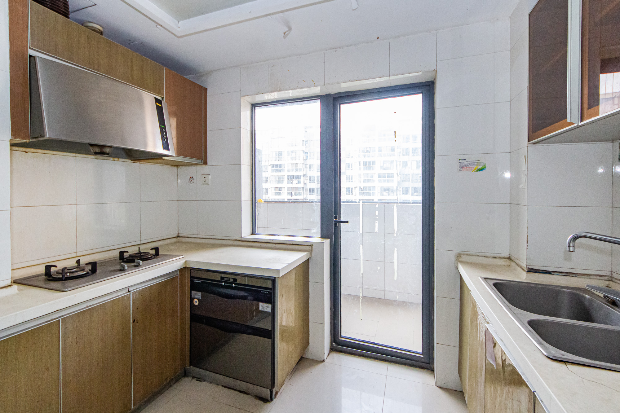 珠江花城二期扶水岸 3室2厅2卫 94.0万 珠江花城二期扶水岸 3室2厅2卫 94.0万厨房