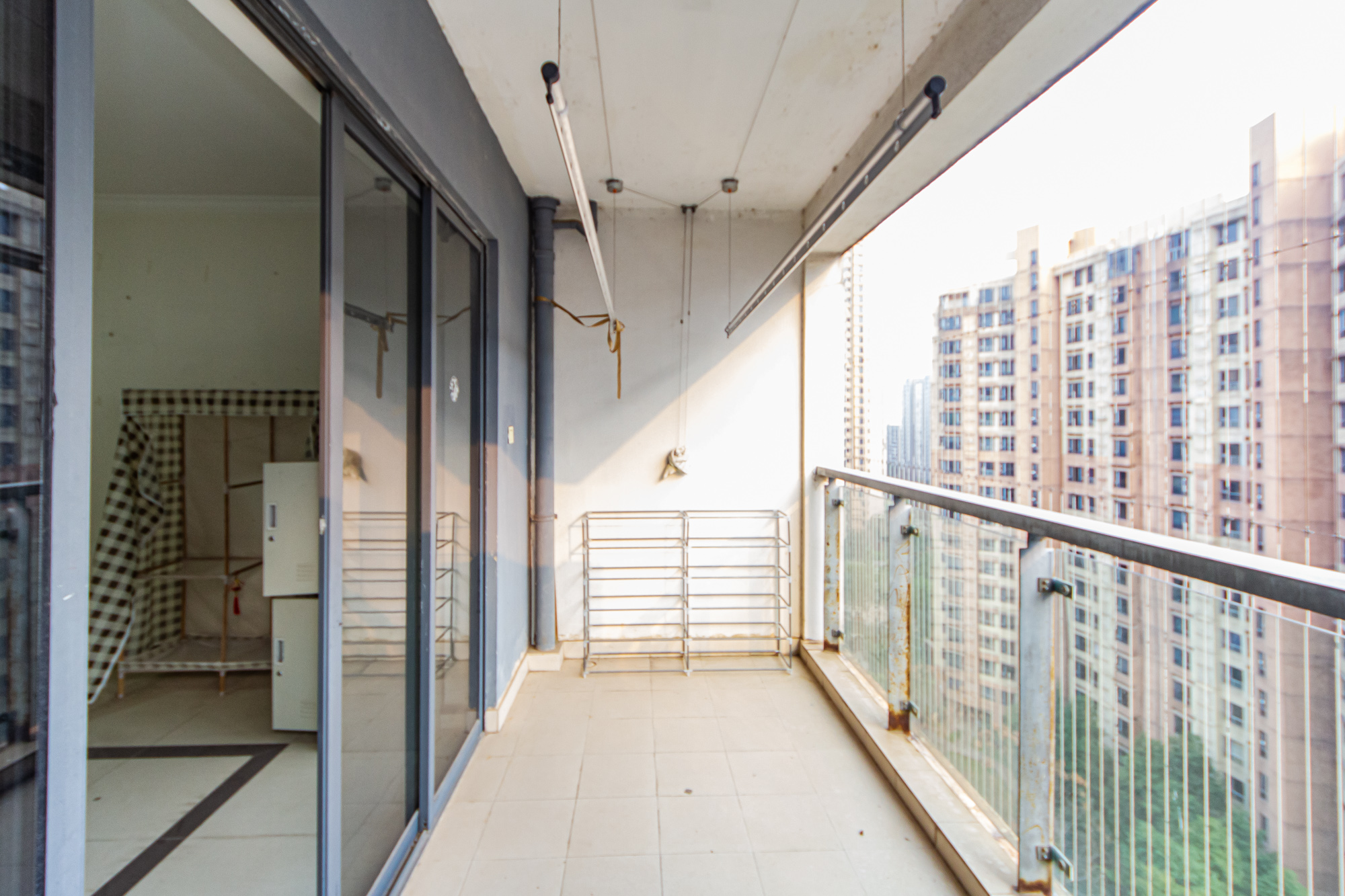 珠江花城二期扶水岸 3室2厅2卫 94.0万 珠江花城二期扶水岸 3室2厅2卫 94.0万阳台