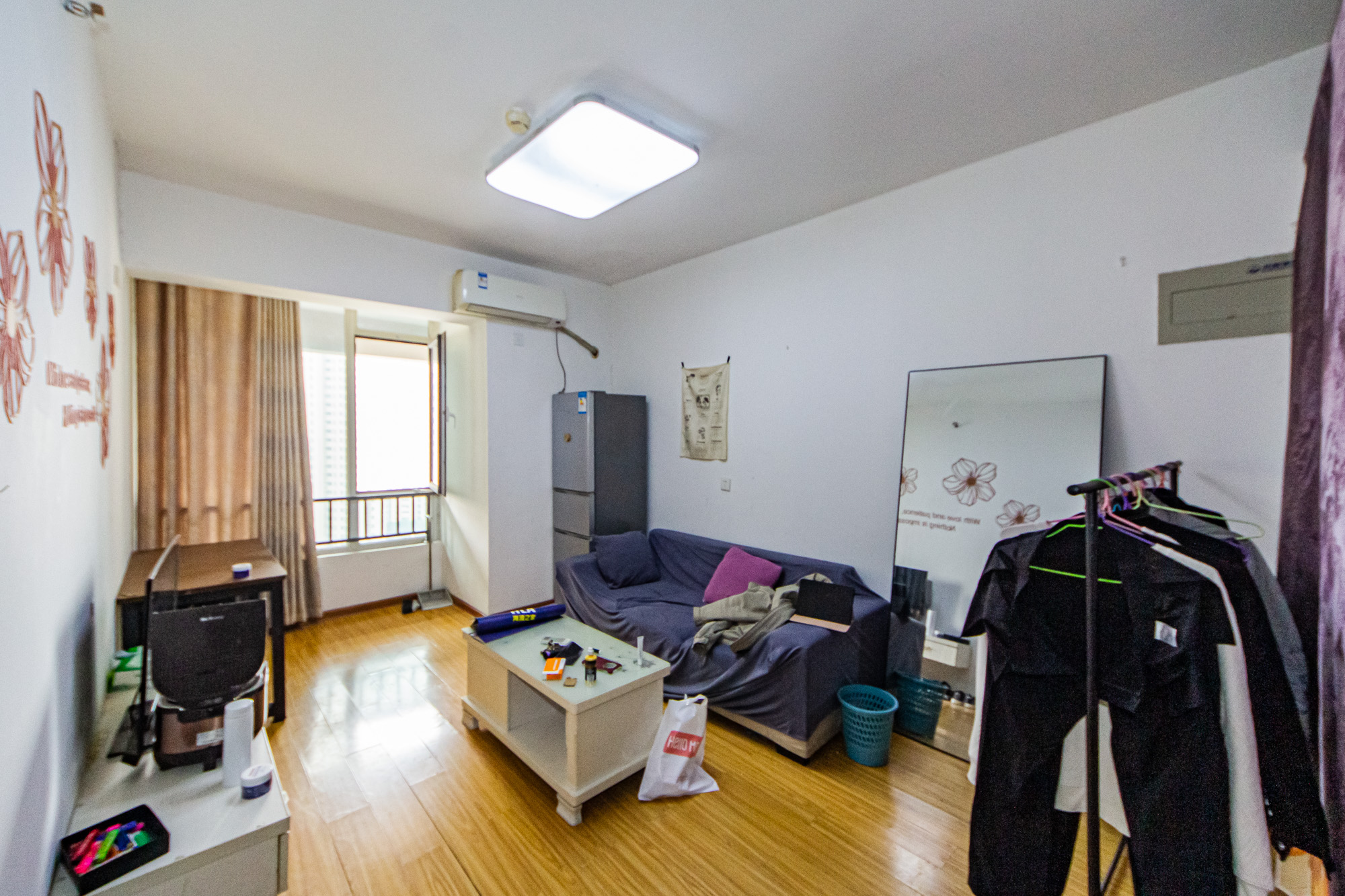 北辰三角洲E3区  1室1厅1卫    49.0万 北辰三角洲E3区  1室1厅1卫    49.0万客厅