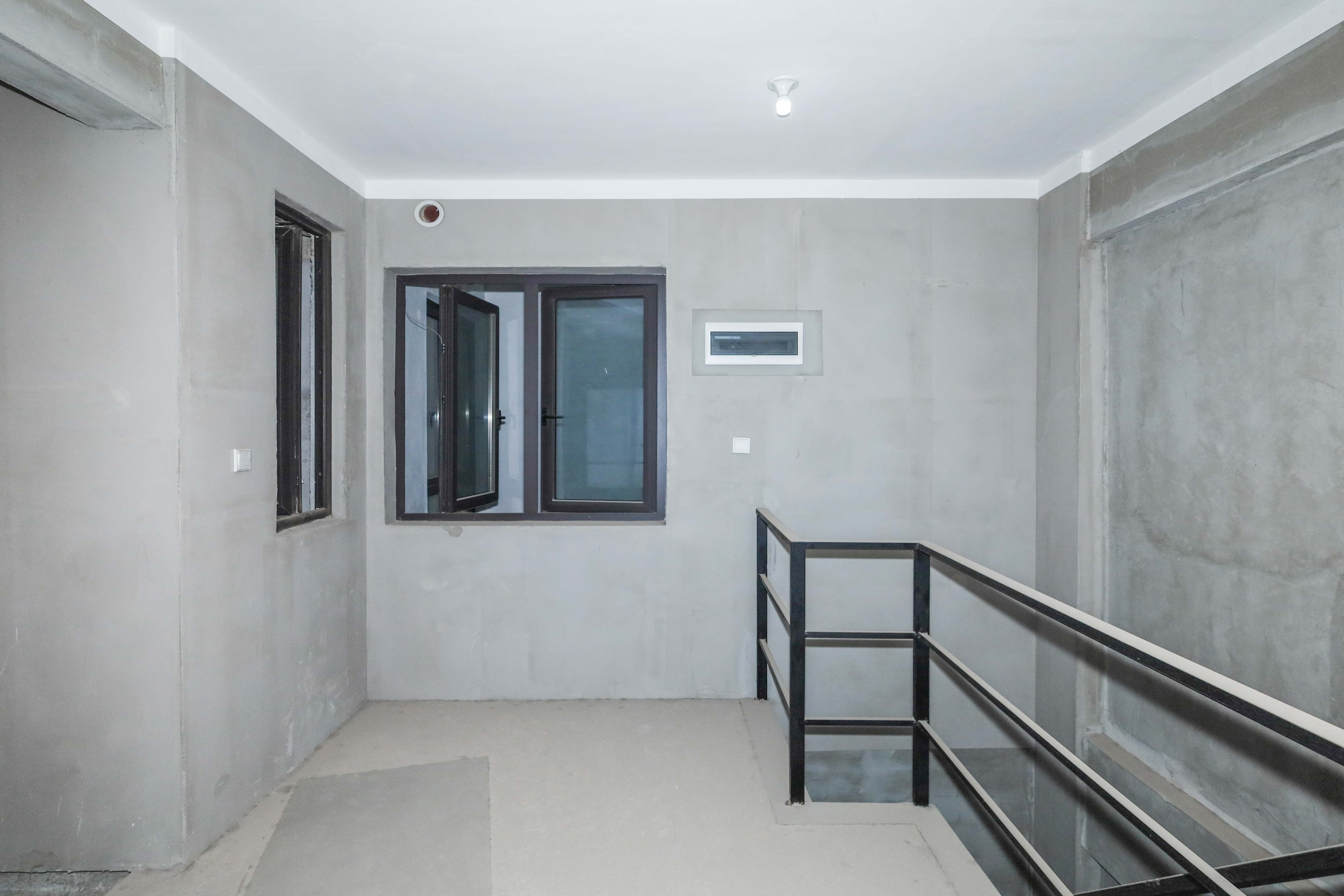 建发央著  4室2厅2卫   162.00万其他