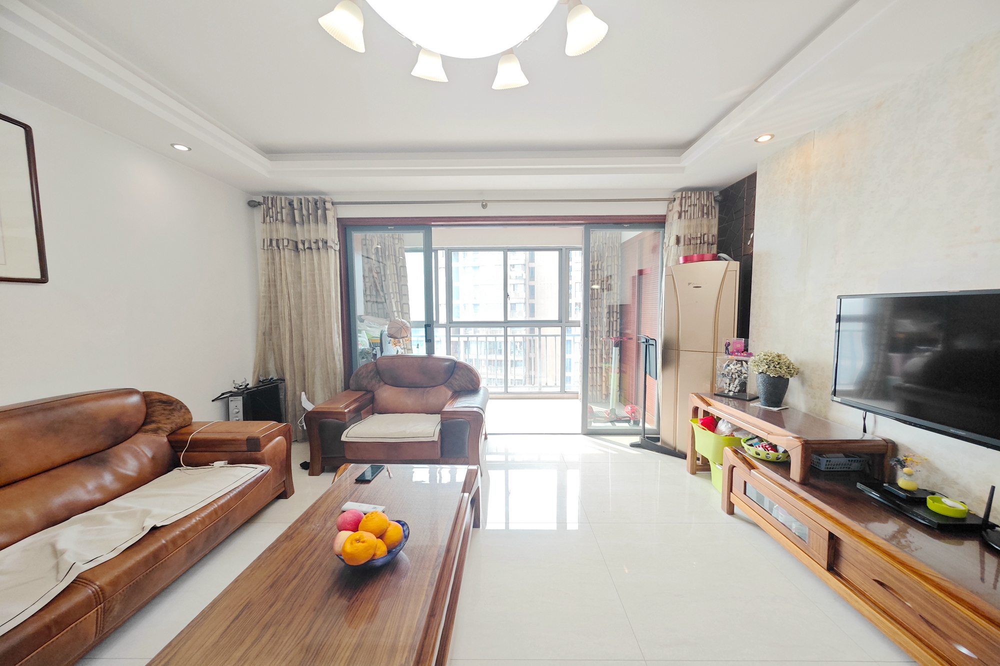 万博汇  3室2厅1卫   228.00万