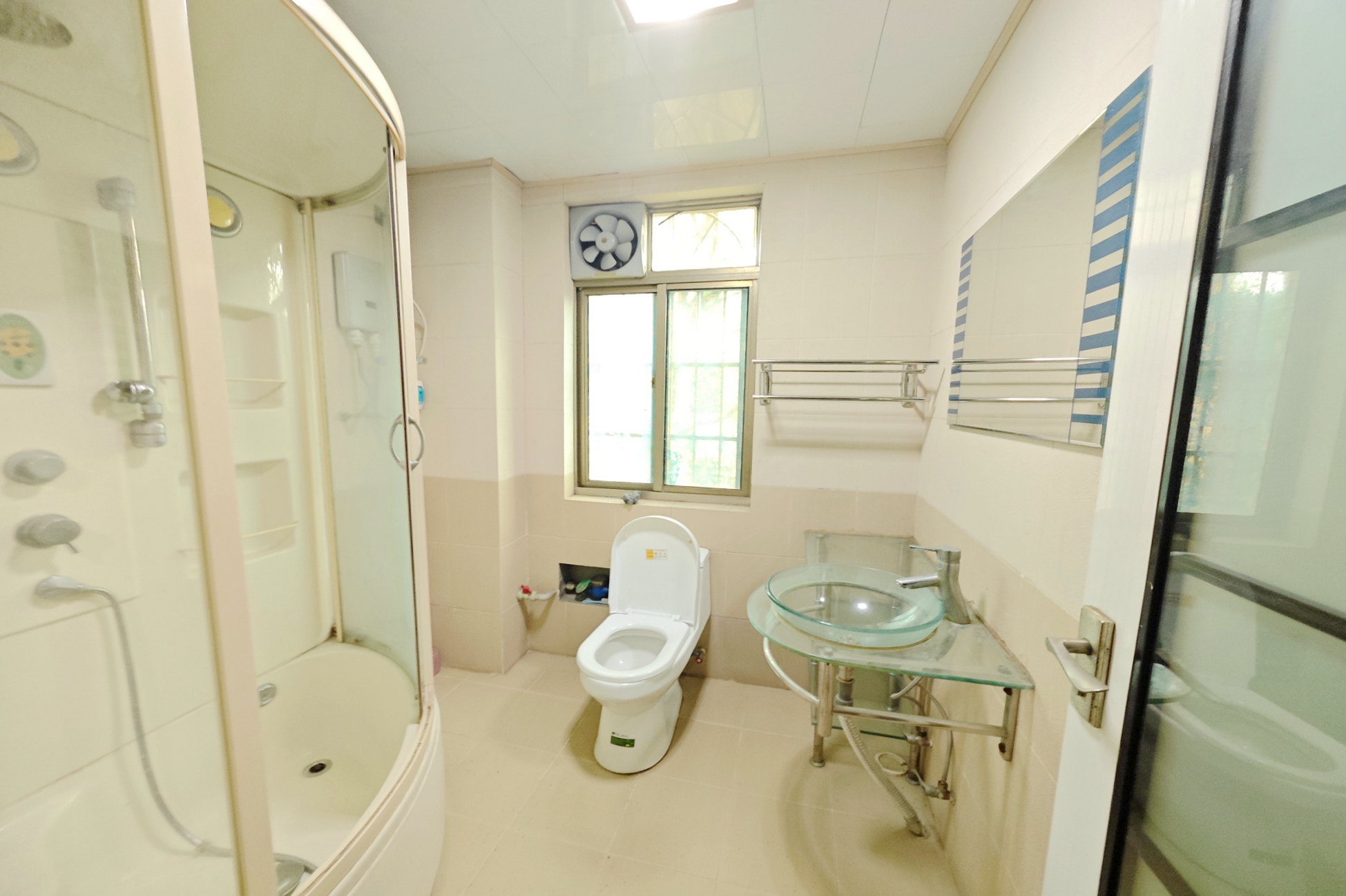 宏轩花苑  3室2厅2卫    82.0万 宏轩花苑  3室2厅2卫    82.0万其他