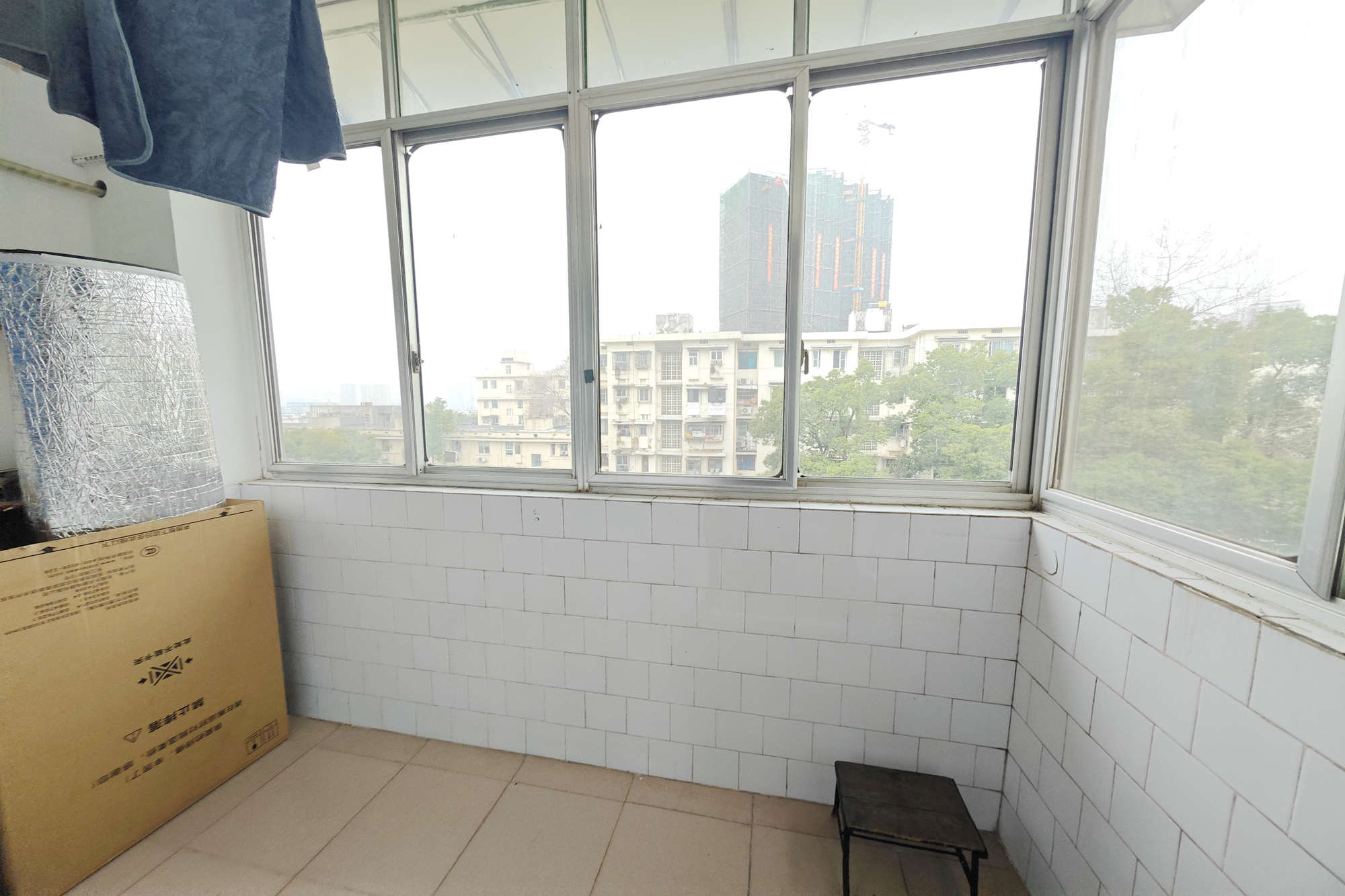 长钢社区（半边山宿舍区）  2室1厅1卫   35.00万阳台