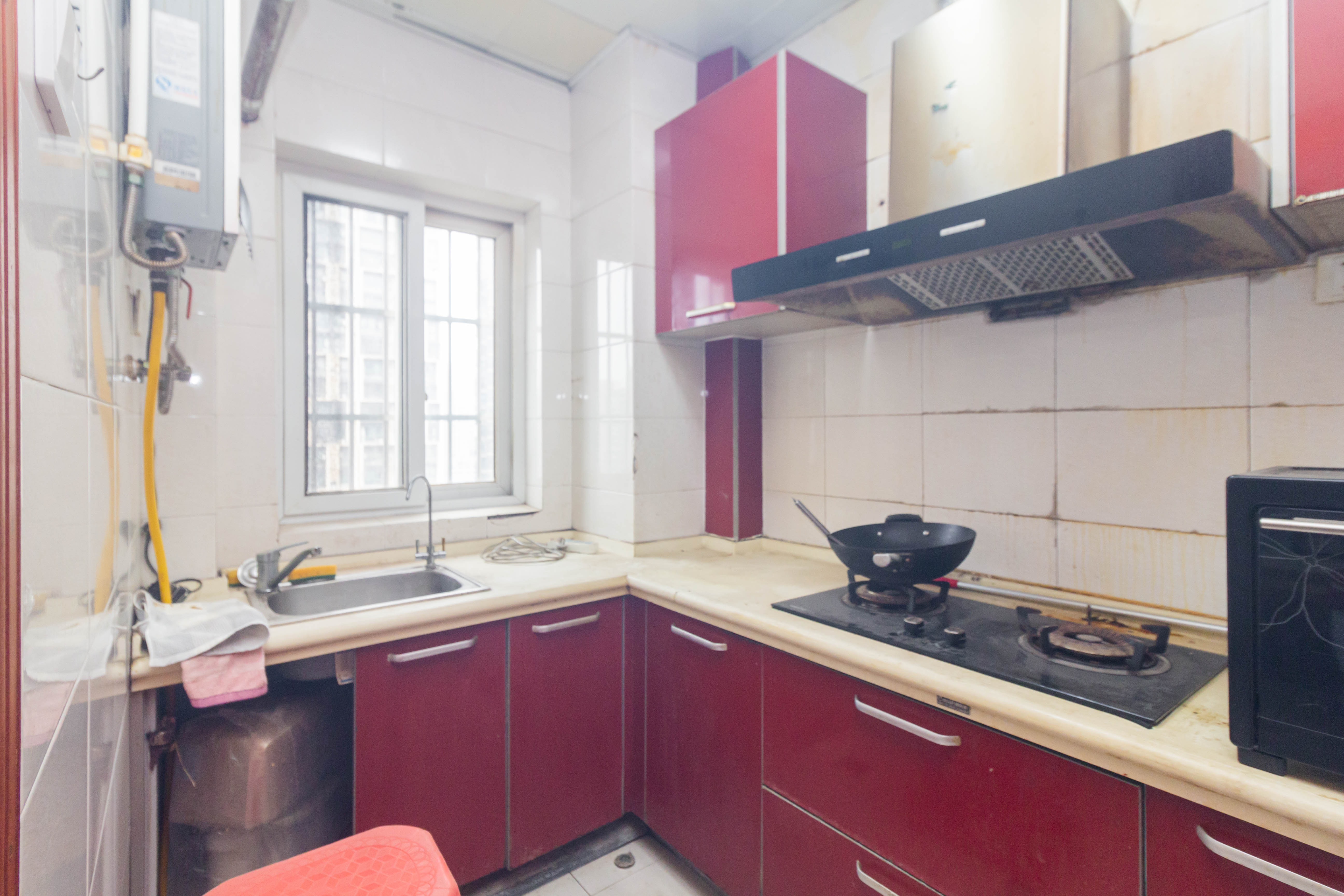 圣力华苑 3室2厅2卫 59.8万 圣力华苑 3室2厅2卫 59.8万厨房