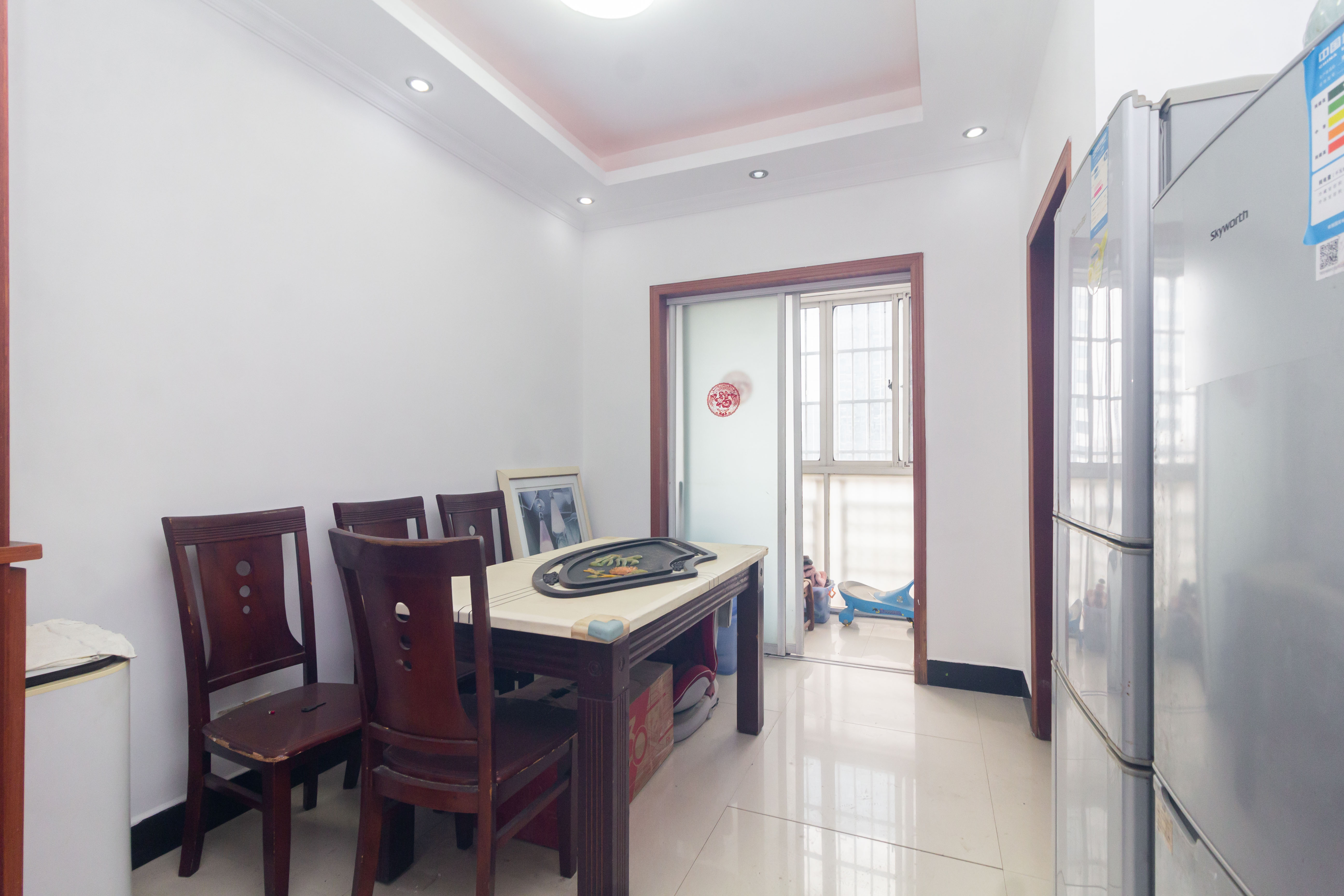 圣力华苑 3室2厅2卫 59.8万 圣力华苑 3室2厅2卫 59.8万客厅