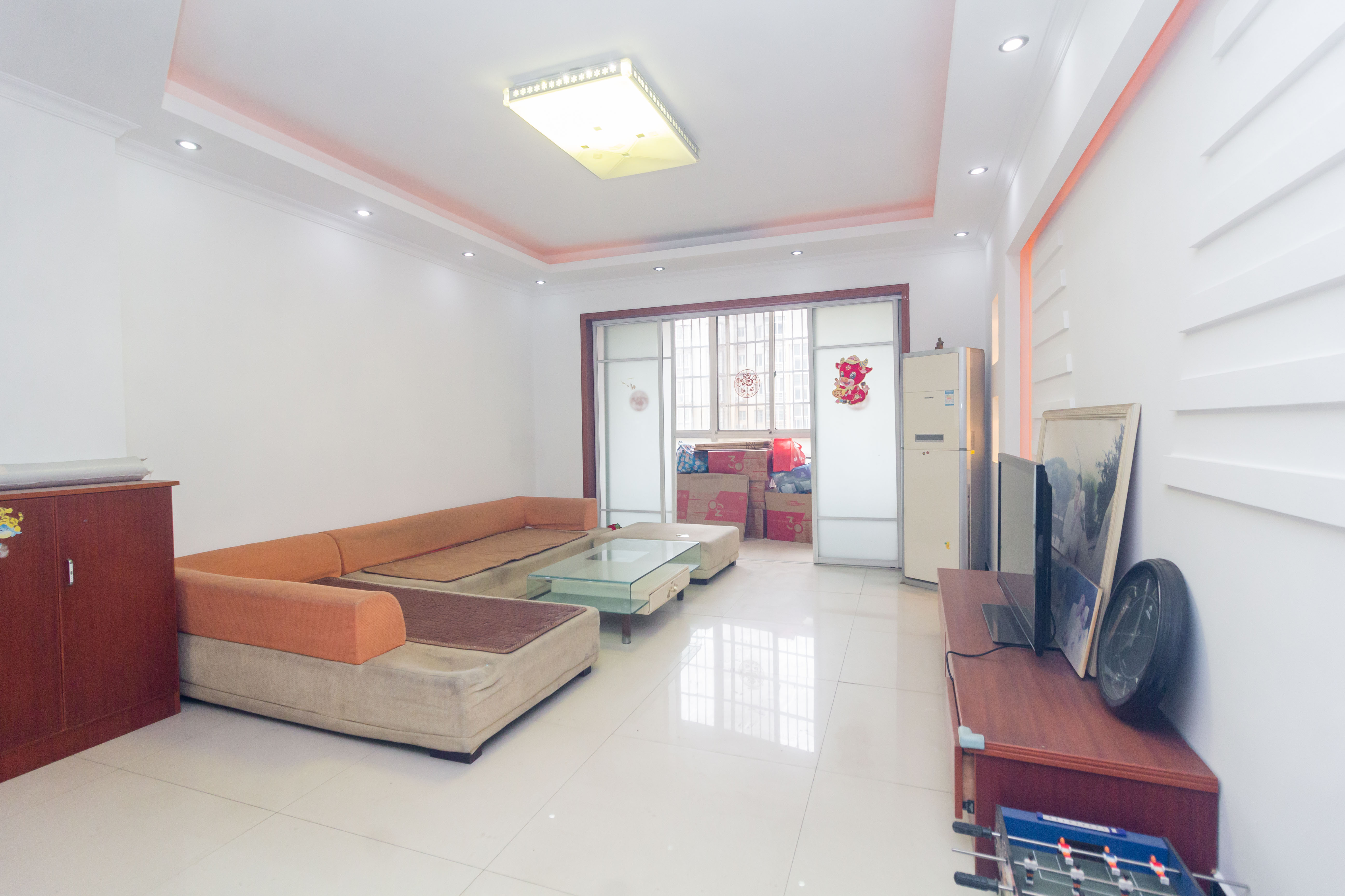 圣力华苑  3室2厅2卫    59.8万客厅